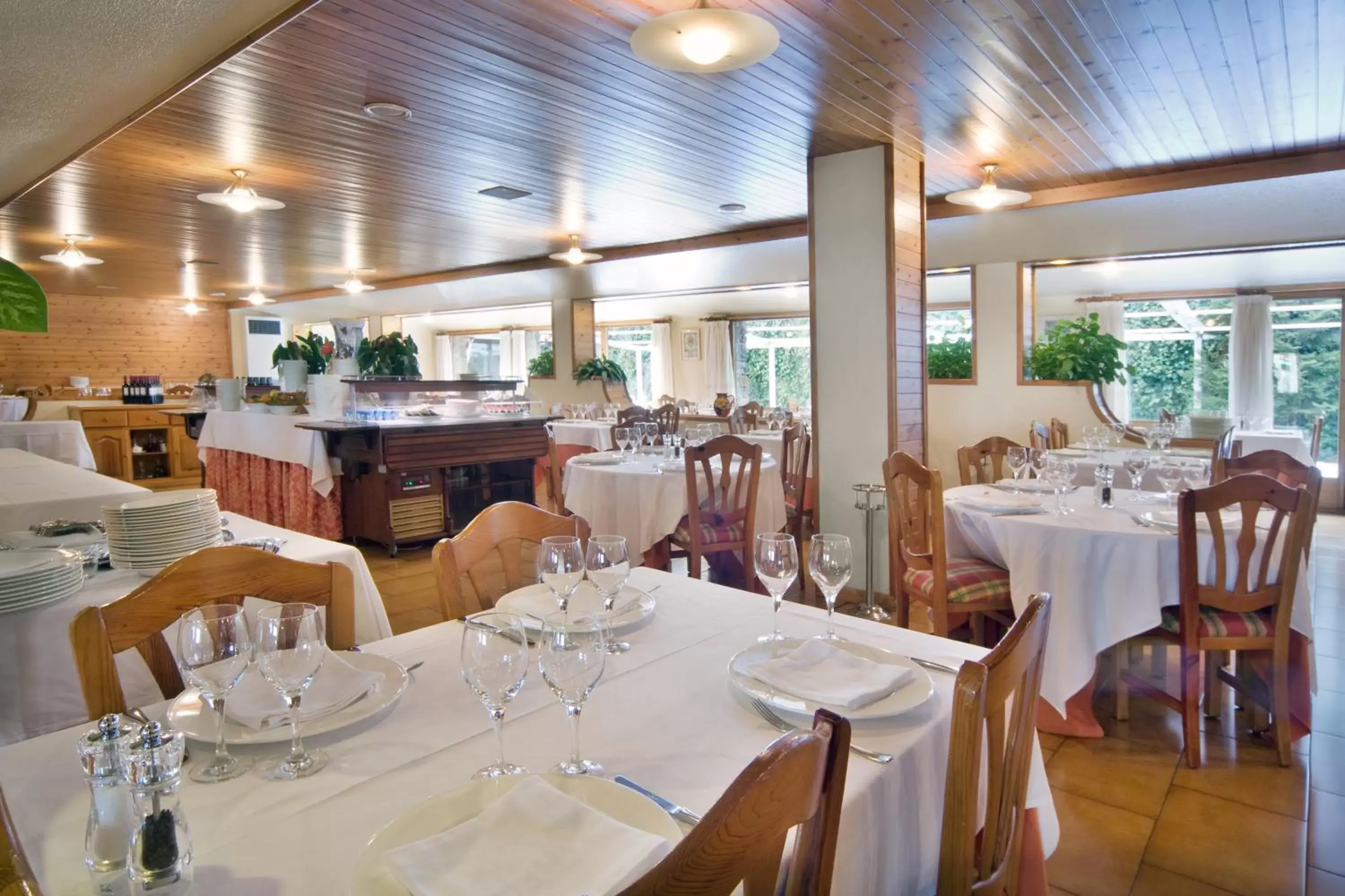 Restaurant/places to eat in Rutllan & Spa Restaurant/places to eat in Rutllan & Spa