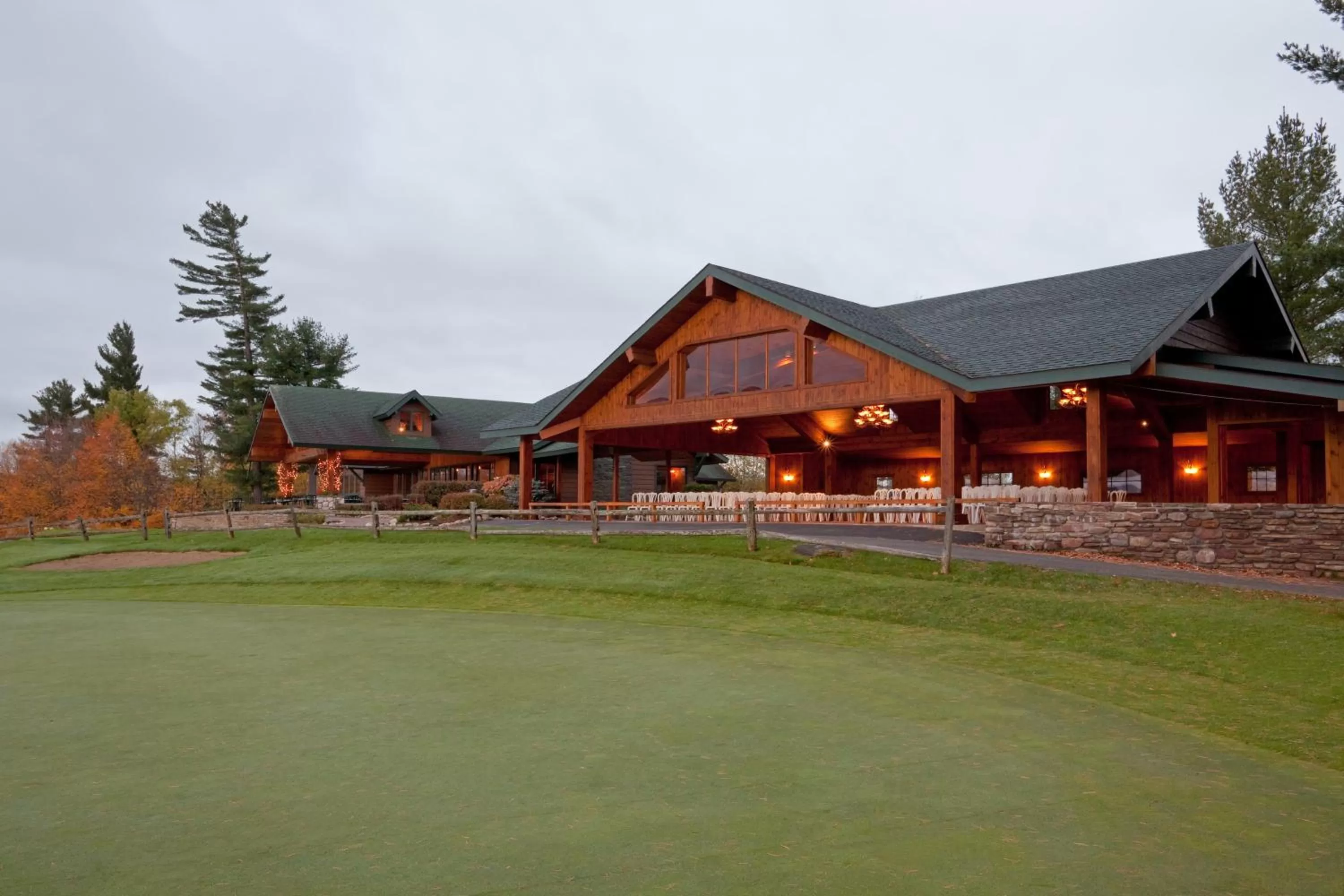 Restaurant/places to eat in Crowne Plaza Lake Placid by IHG