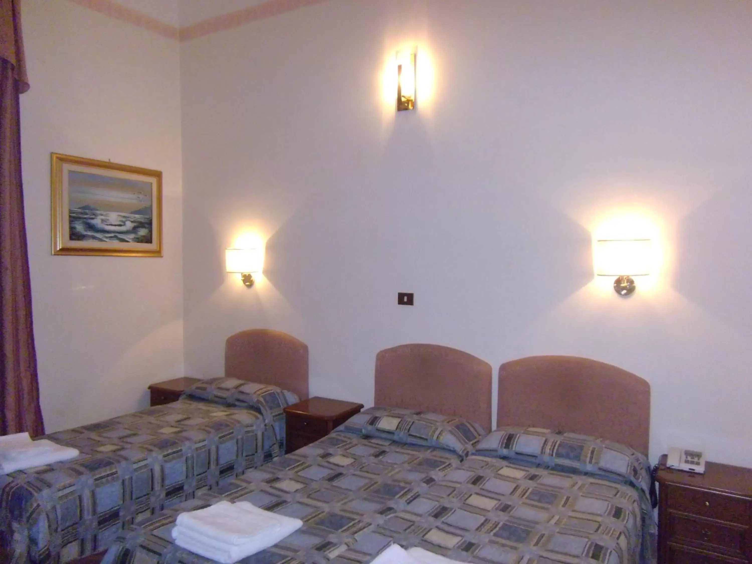 Triple Room in Cambridge Hotel