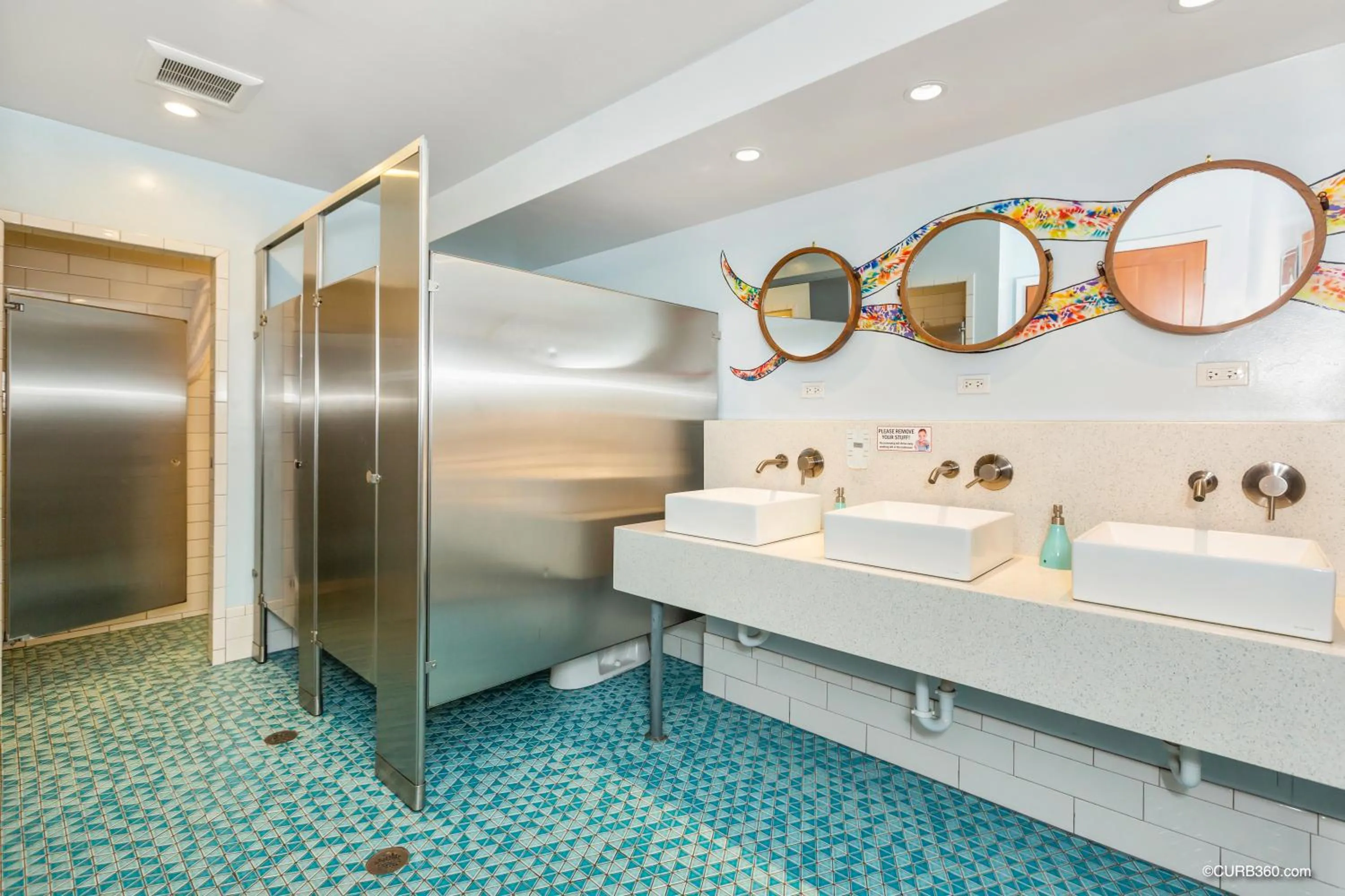 Bathroom in Samesun Ocean Beach Hotel & Hostel