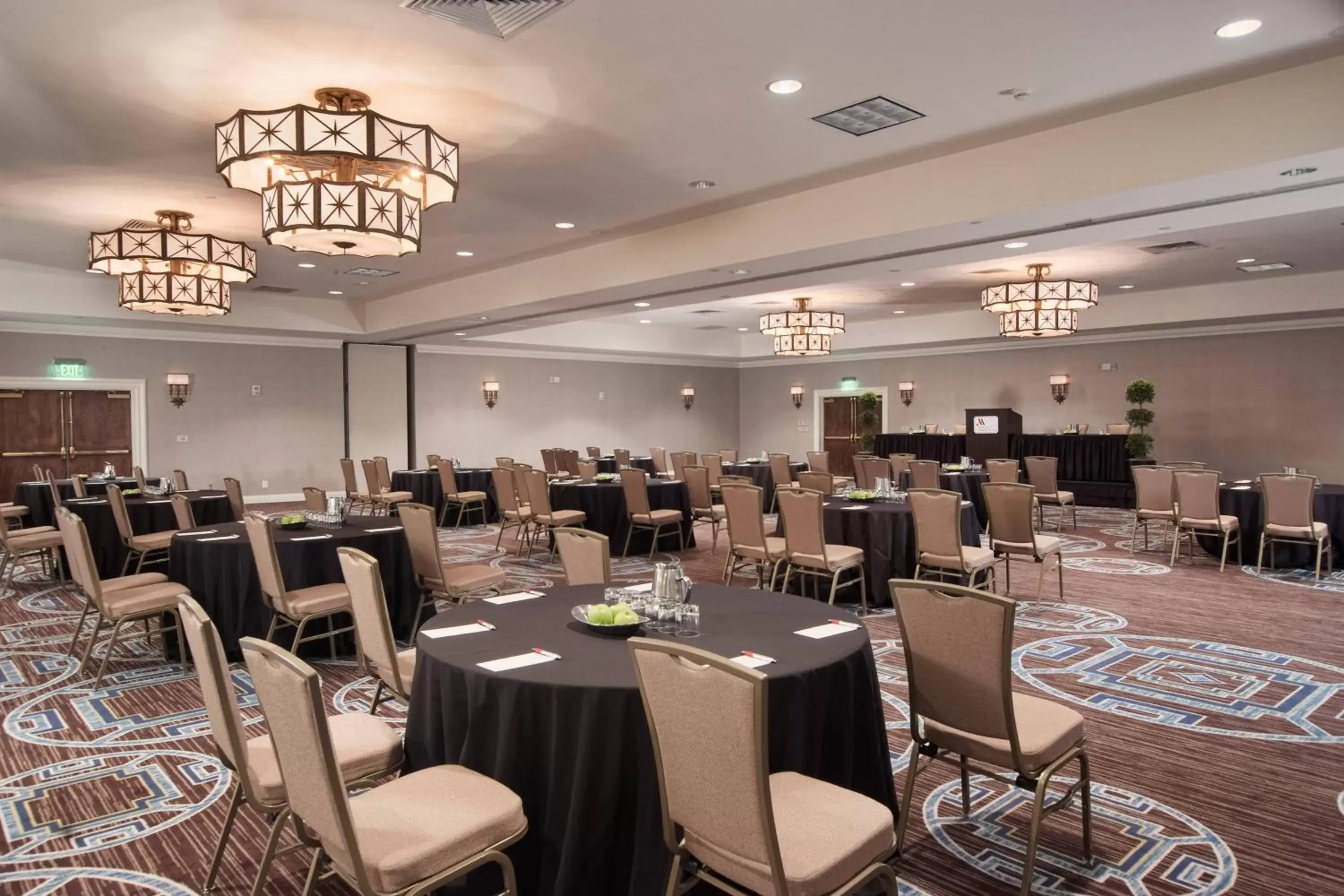Meeting/conference room, Restaurant/Places to Eat in Charleston Marriott