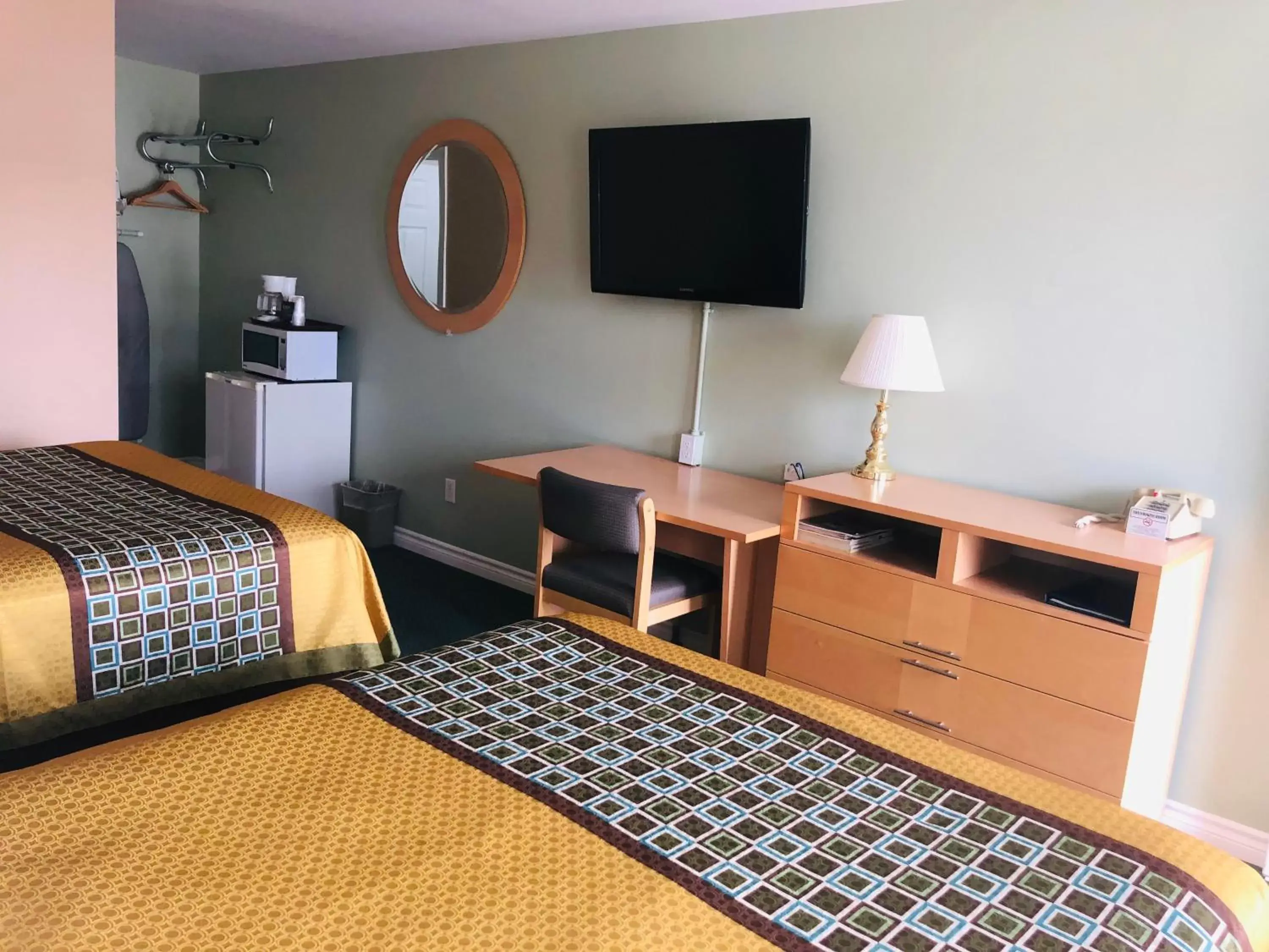 Perth Plaza Inn & Suites