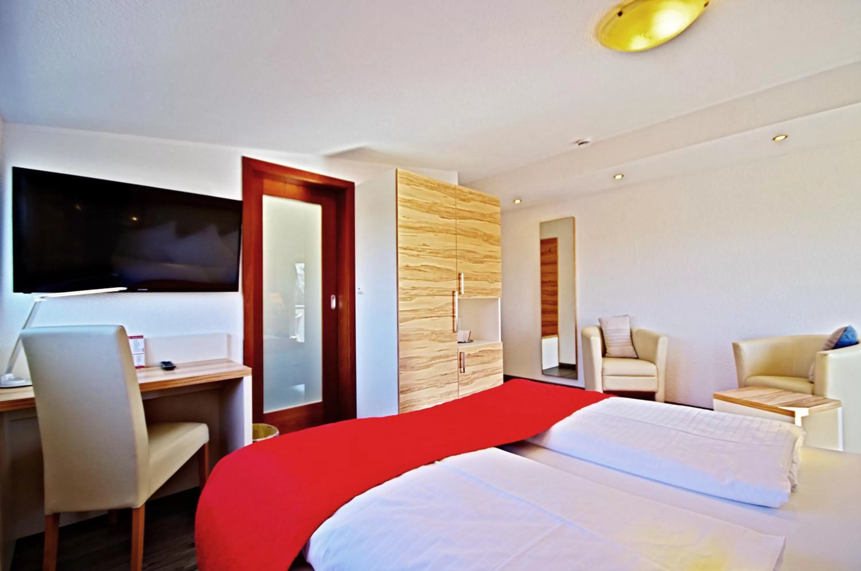 Photo of the whole room, Bed in Hotel Jakob