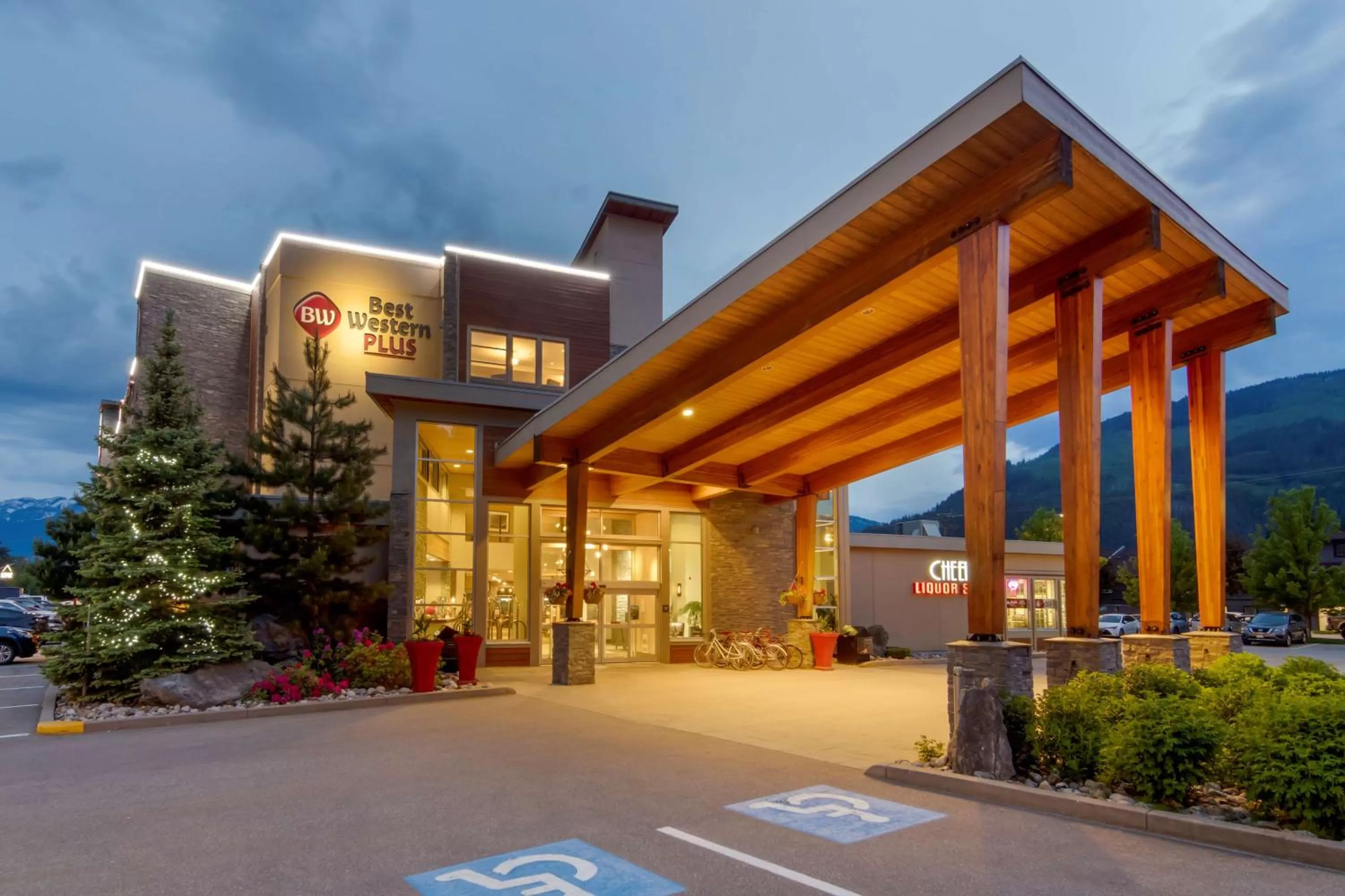Property building in Best Western Plus Revelstoke