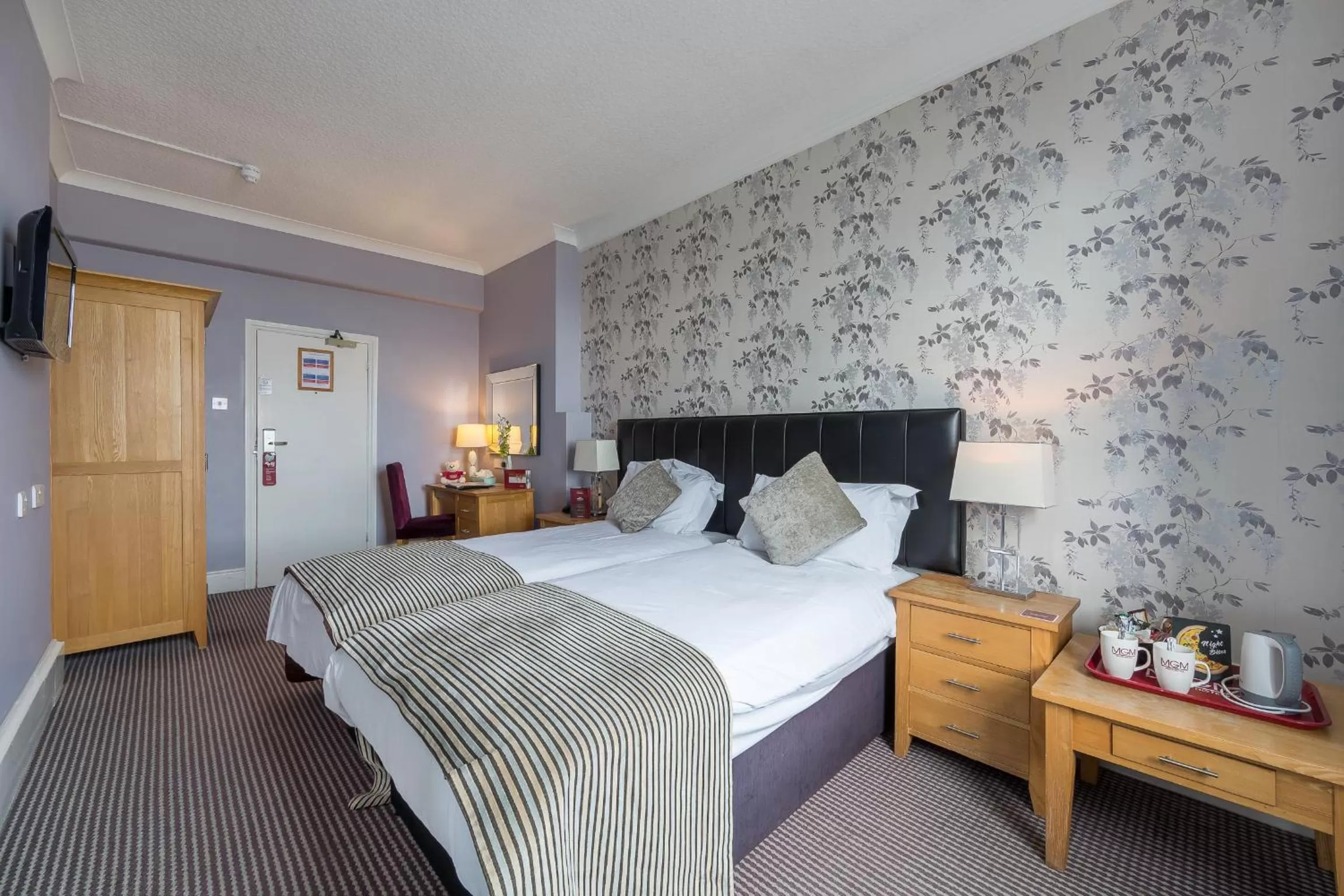 Bedroom, Bed in Muthu Westcliff Hotel (Near London Southend Airport)