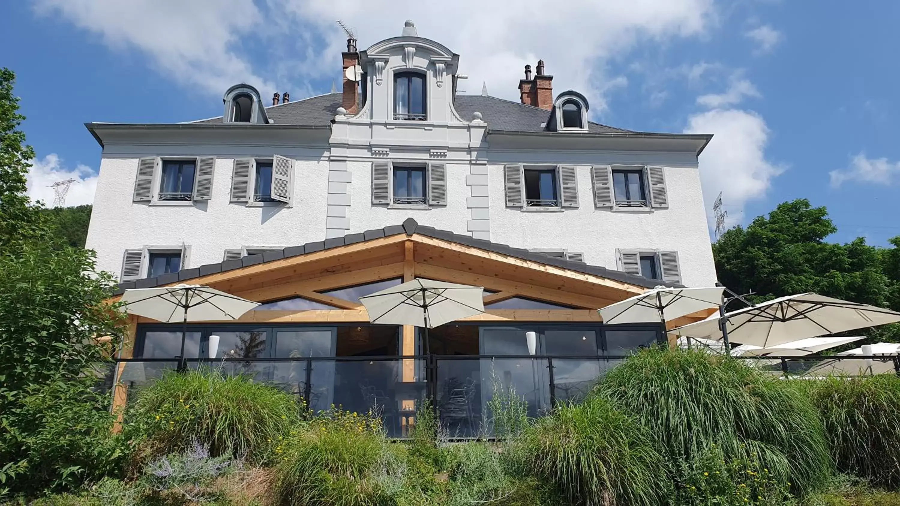 Property Building in Hôtel Restaurant Le Repère