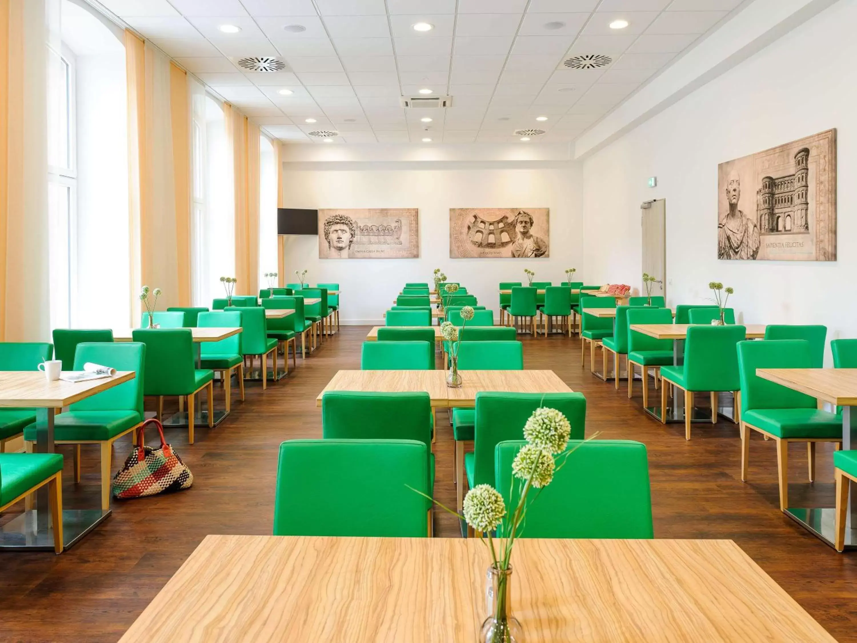 Breakfast, Restaurant/Places to Eat in Ibis Styles Trier