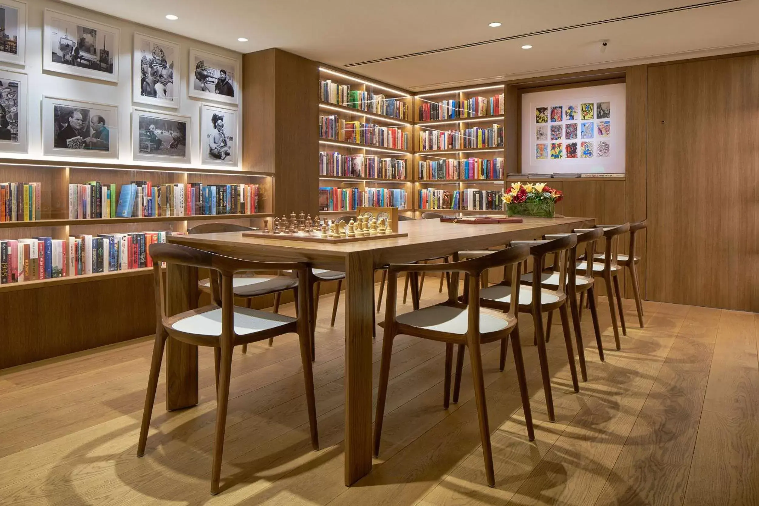 Library, Lounge/Bar in Ambassade Hotel