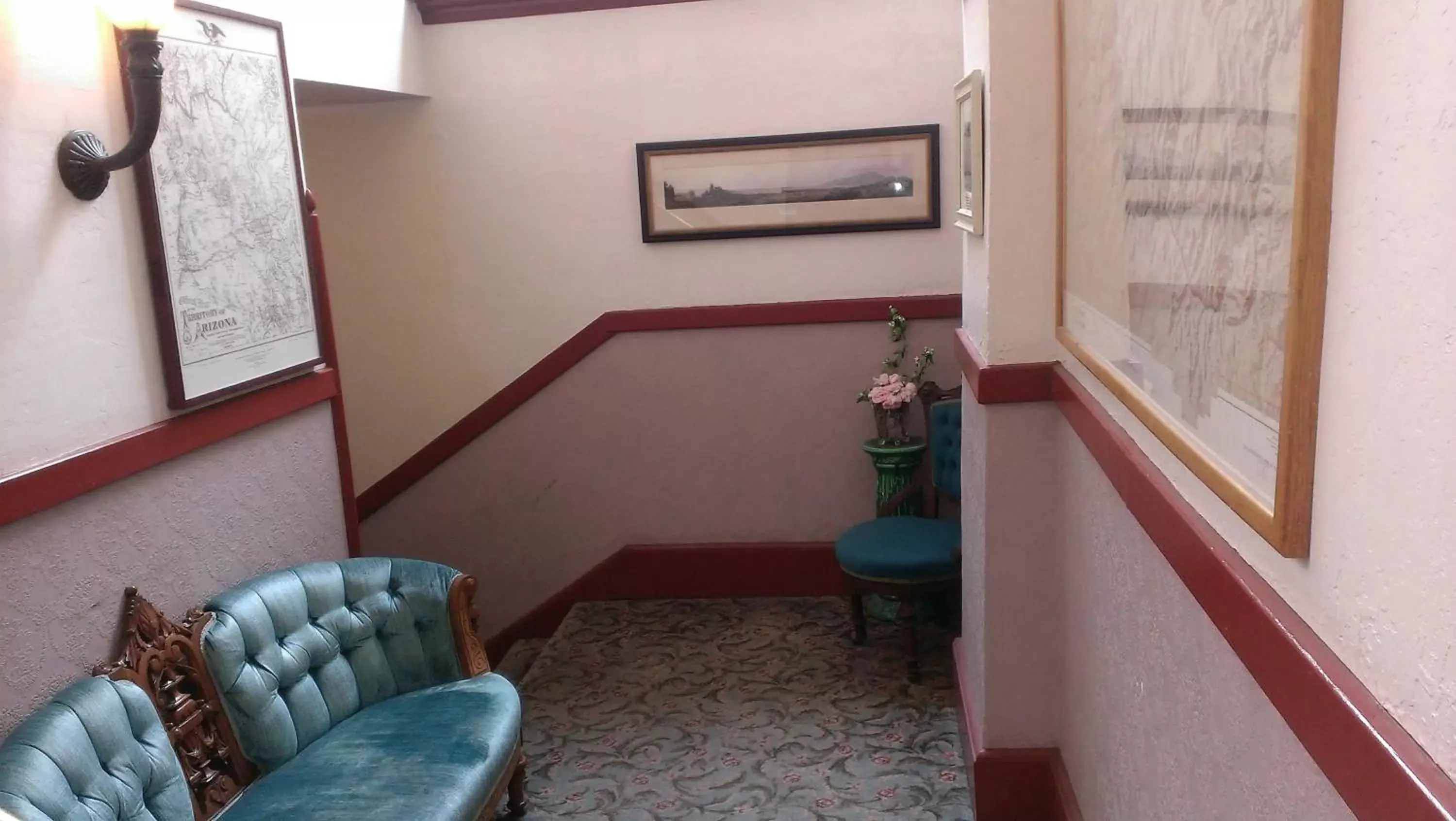Facade/entrance, Seating Area in Connor Hotel