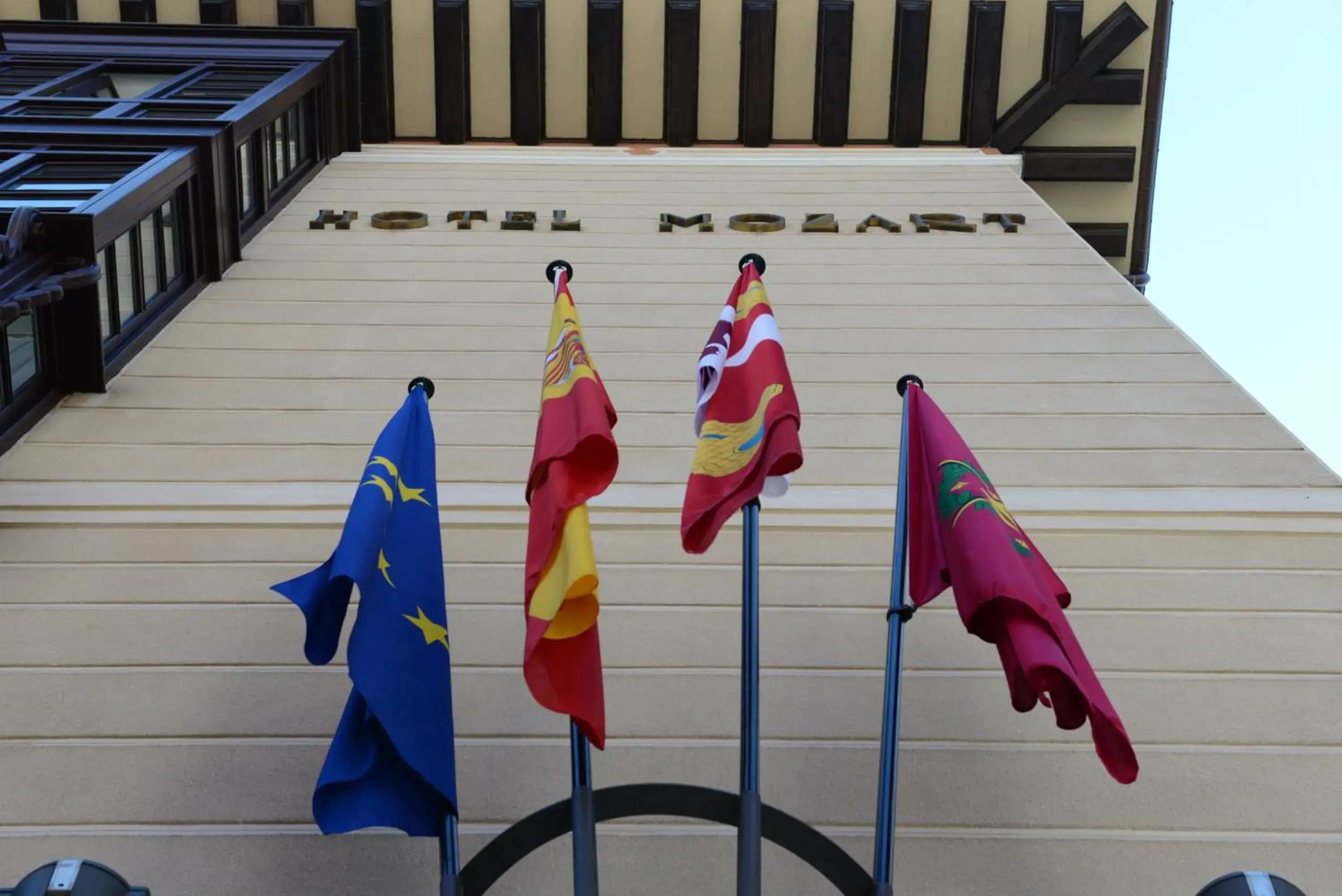 Facade/entrance in Hotel Mozart