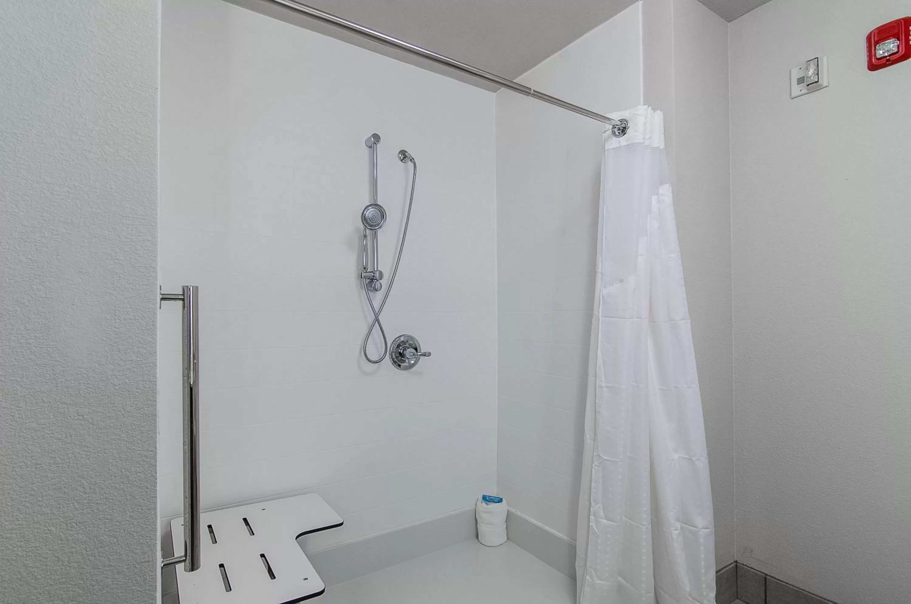 Bathroom in Holiday Inn Express & Suites - Atchison by IHG