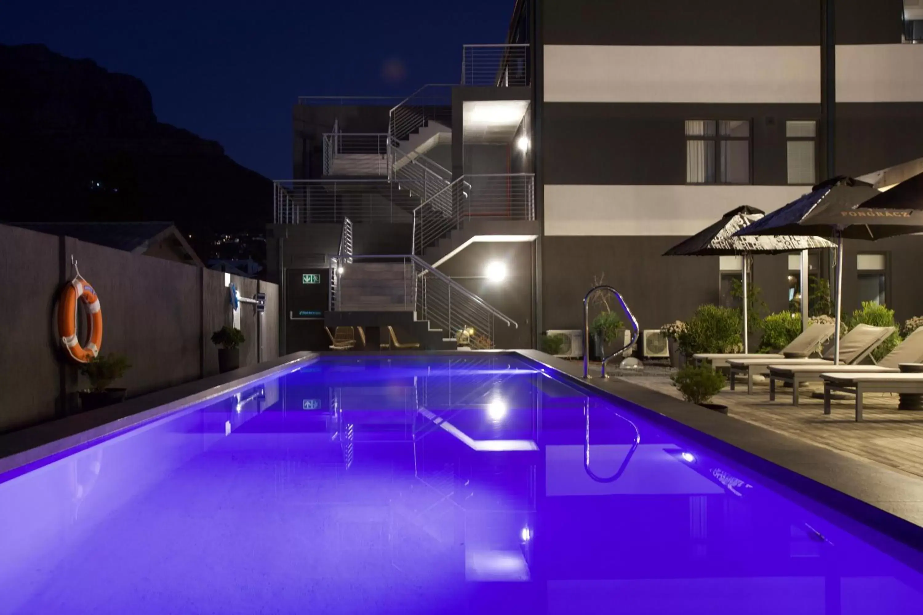 Property building, Swimming Pool in Kloof Street Hotel - Lion Roars Hotels & Lodges