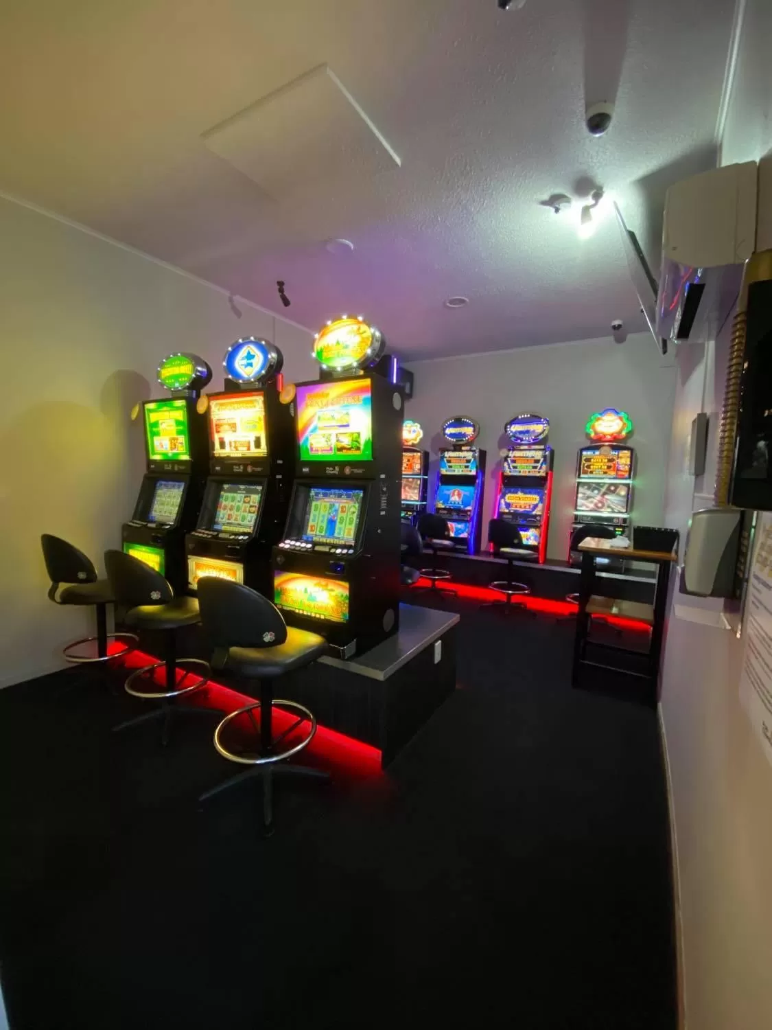 Billiard in Hokitika Pioneer Hotel