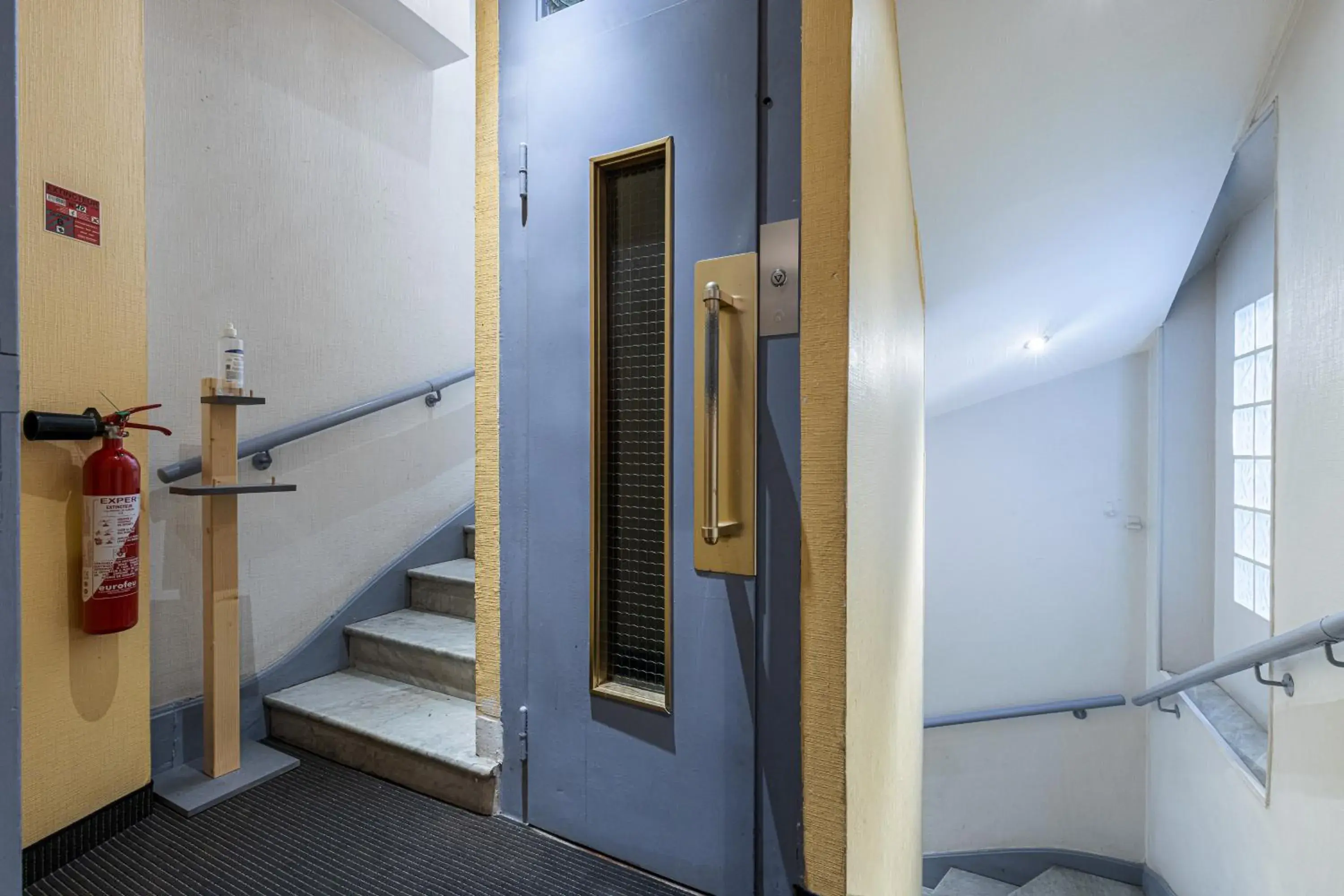 elevator, Bathroom in Modern Waikiki Hotel