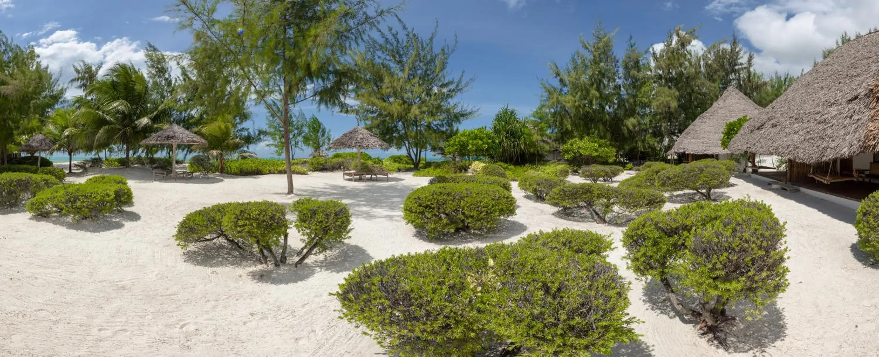 Property building in Hakuna Majiwe Beach Lodge Zanzibar