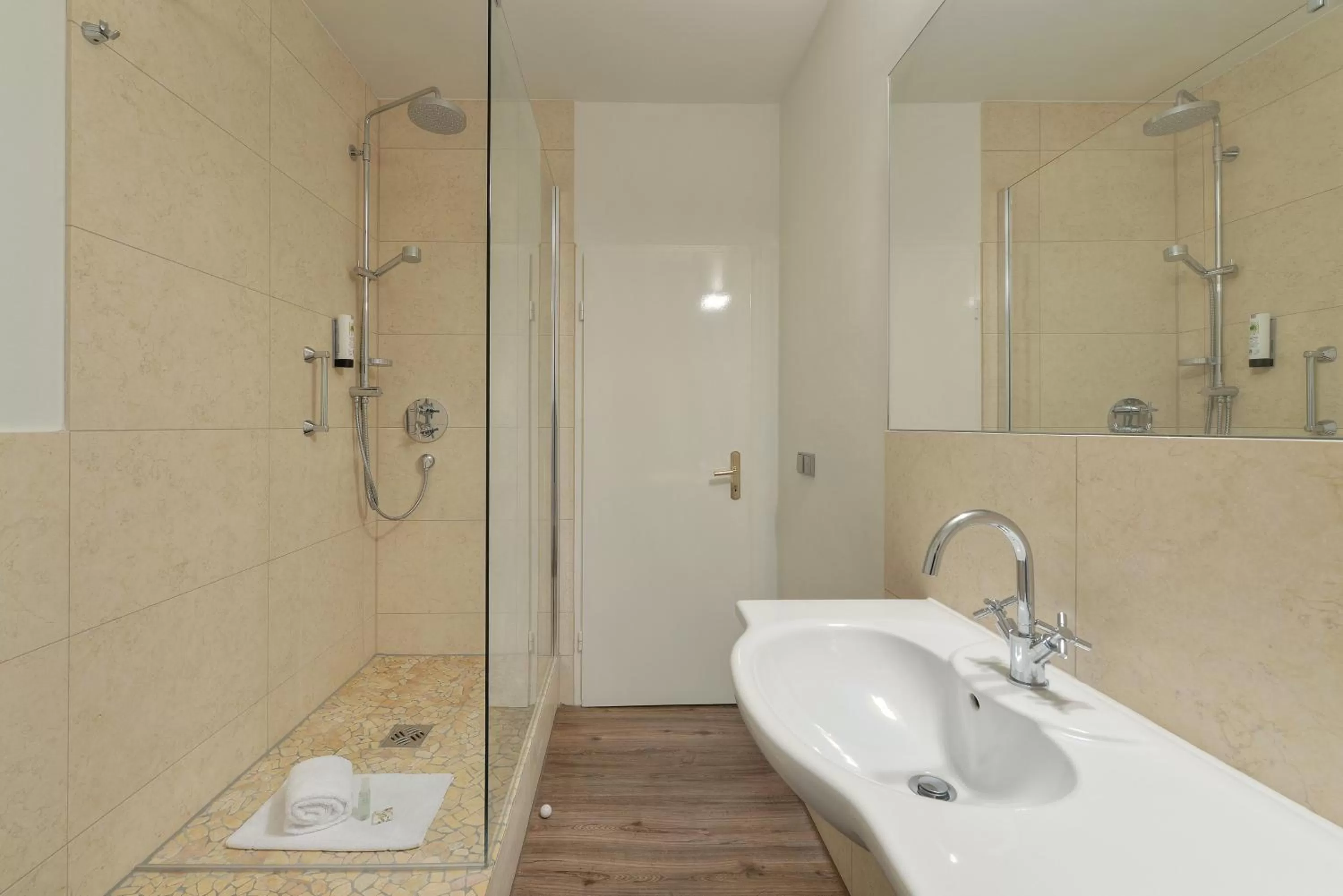 Decorative detail, Bathroom in Carlstadt Suites Düsseldorf