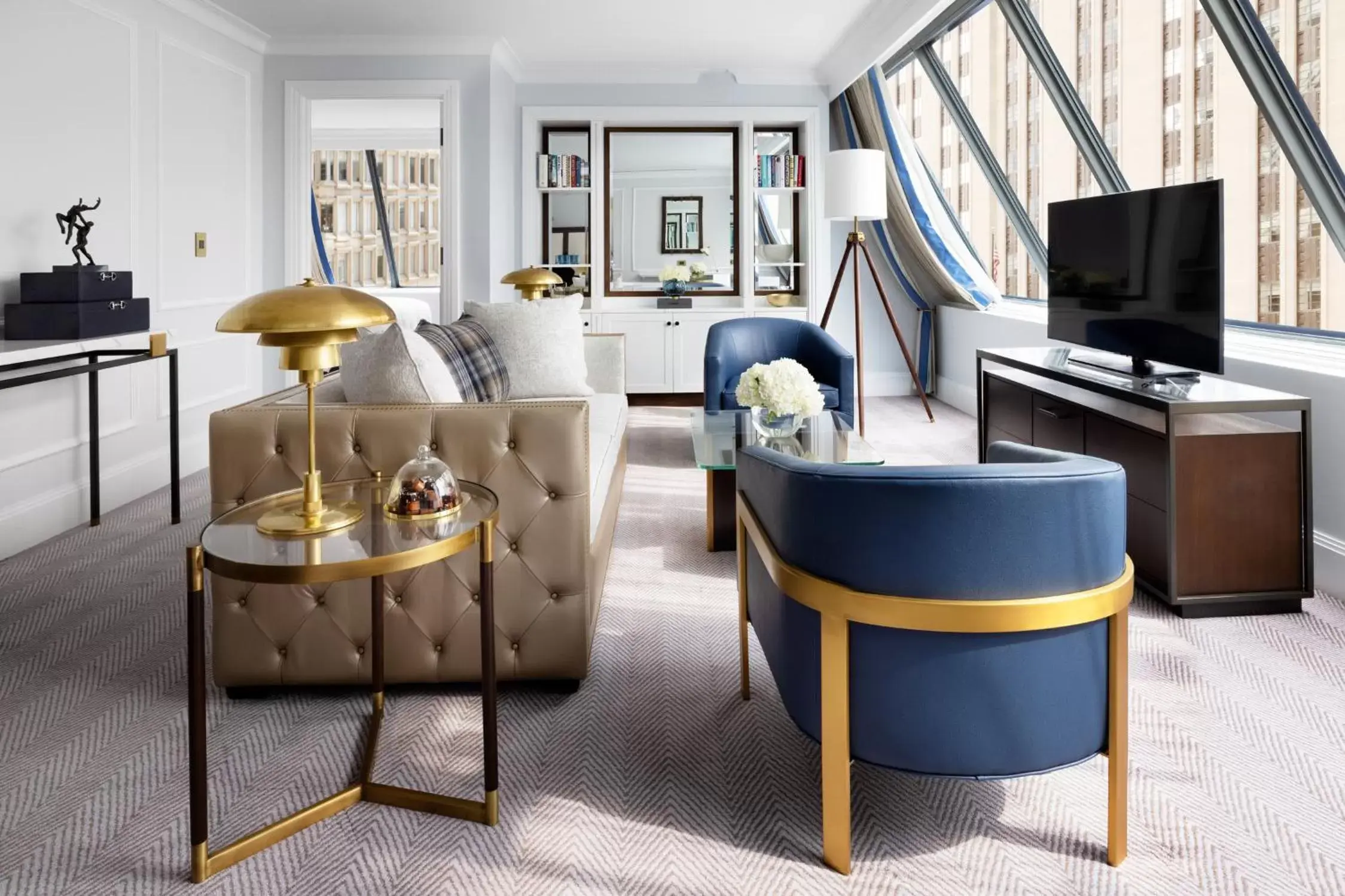 Living room, Seating Area in The Langham, Boston