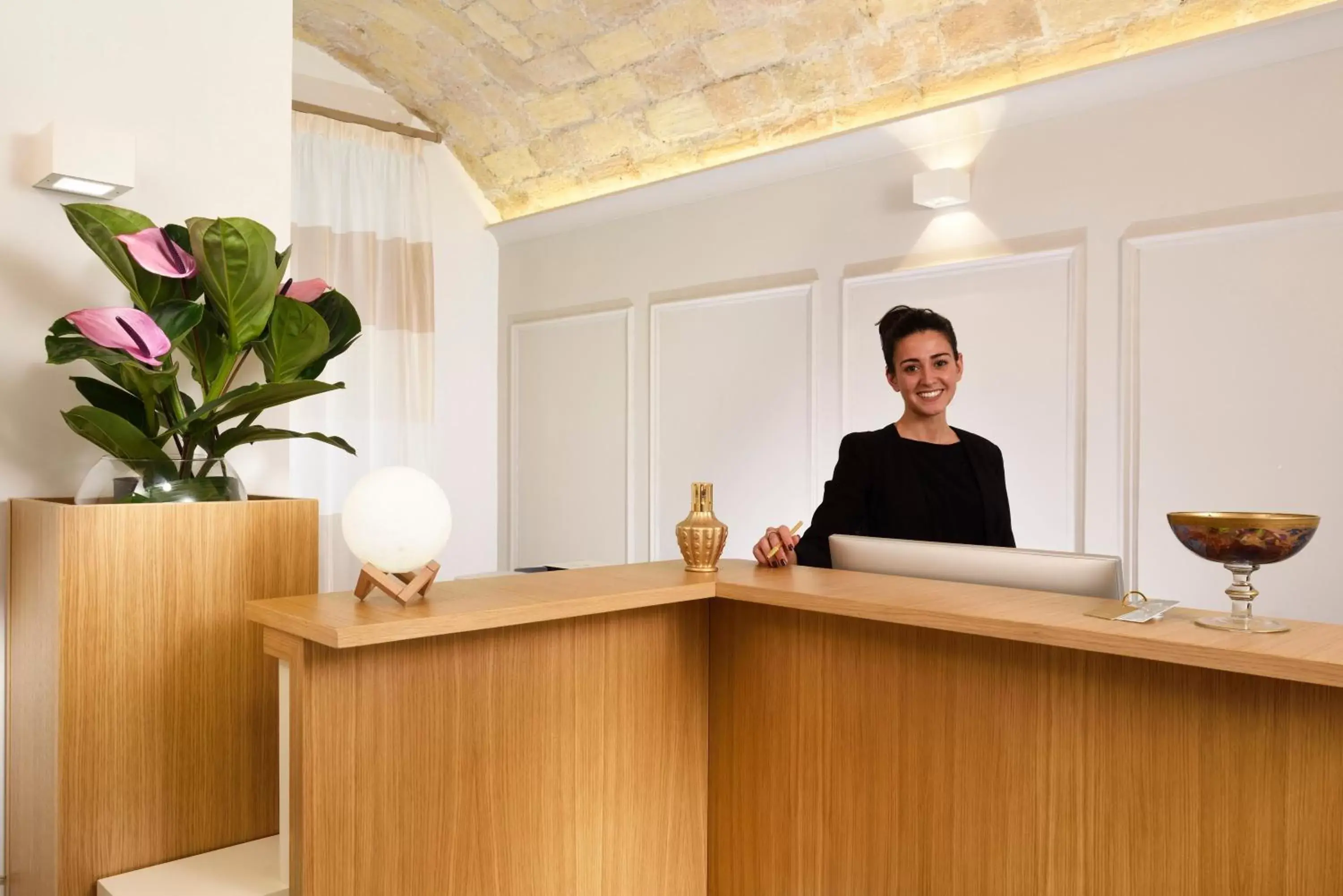 Lobby or reception, Staff in Magica Luna Boutique Hotel - Roma