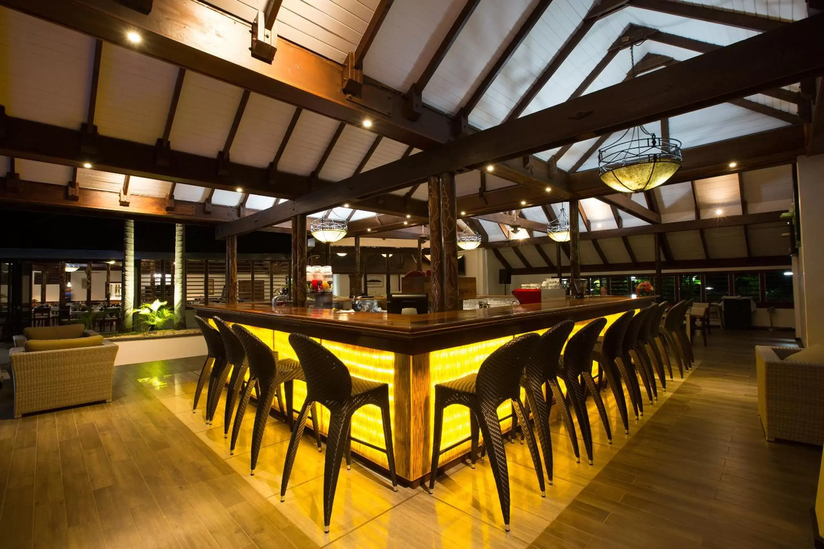Lounge or bar, Restaurant/Places to Eat in Iririki Island Resort & Spa