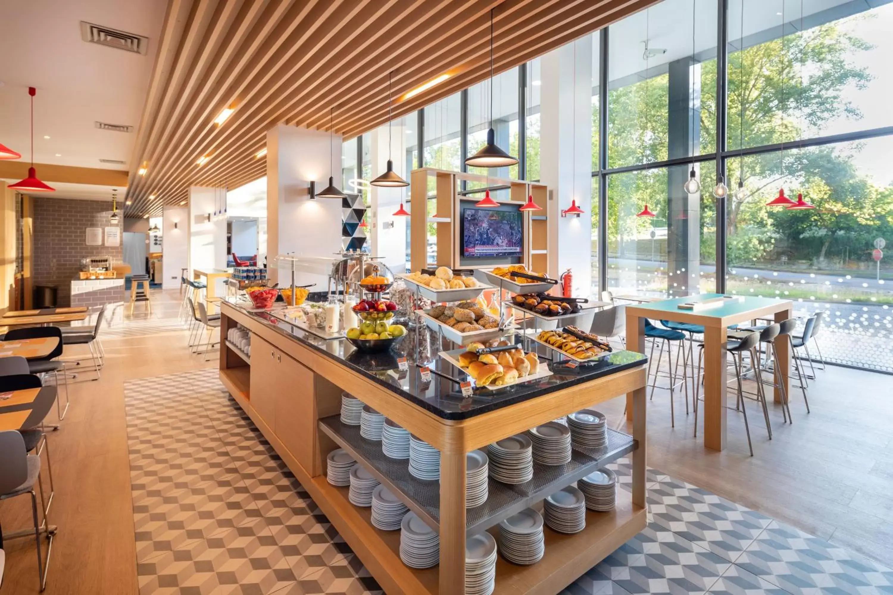Breakfast, Restaurant/Places to Eat in Holiday Inn Express Porto Exponor, an IHG Hotel