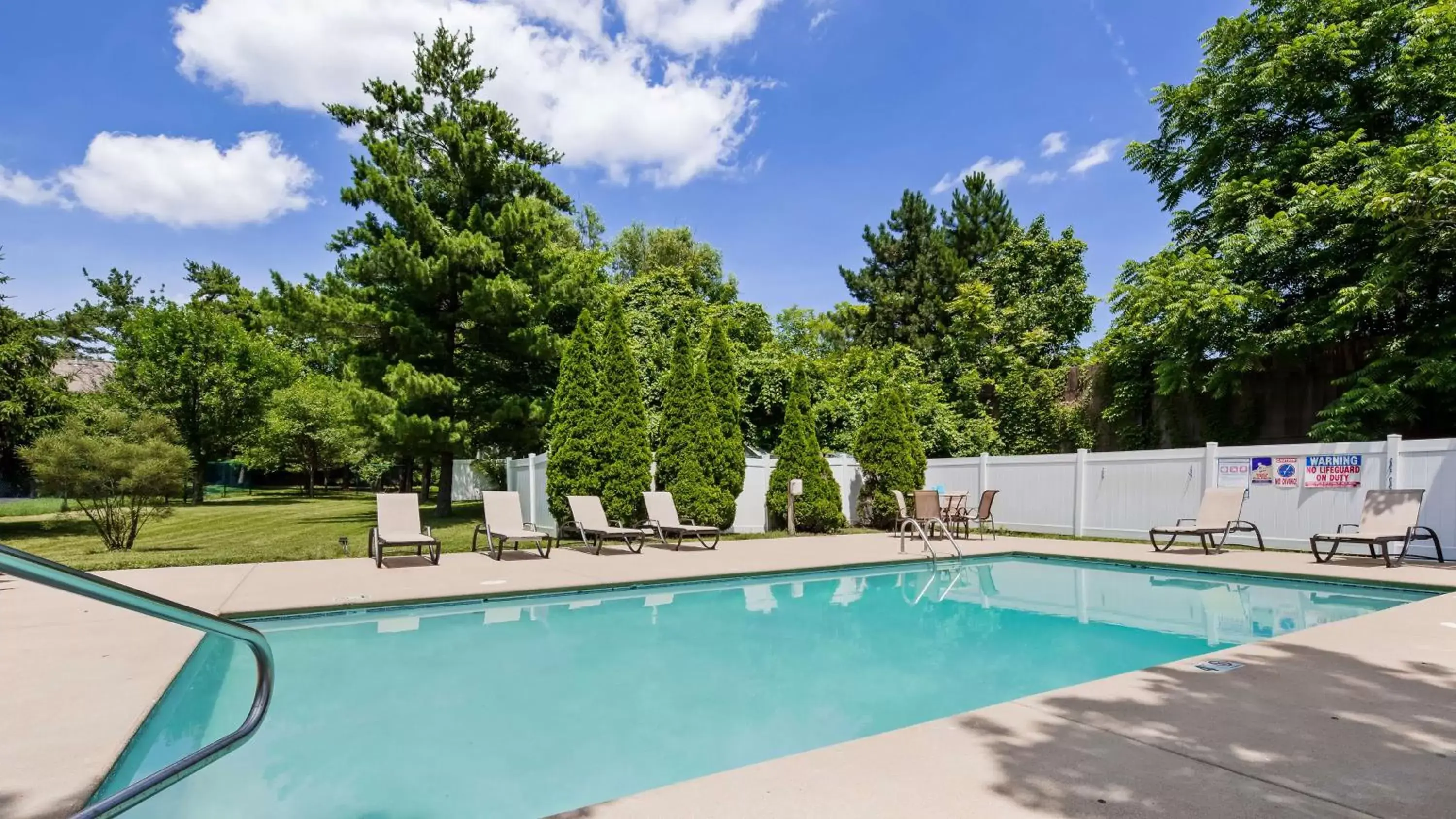 On site, Swimming Pool in Best Western PLUS Hannaford Inn & Suites