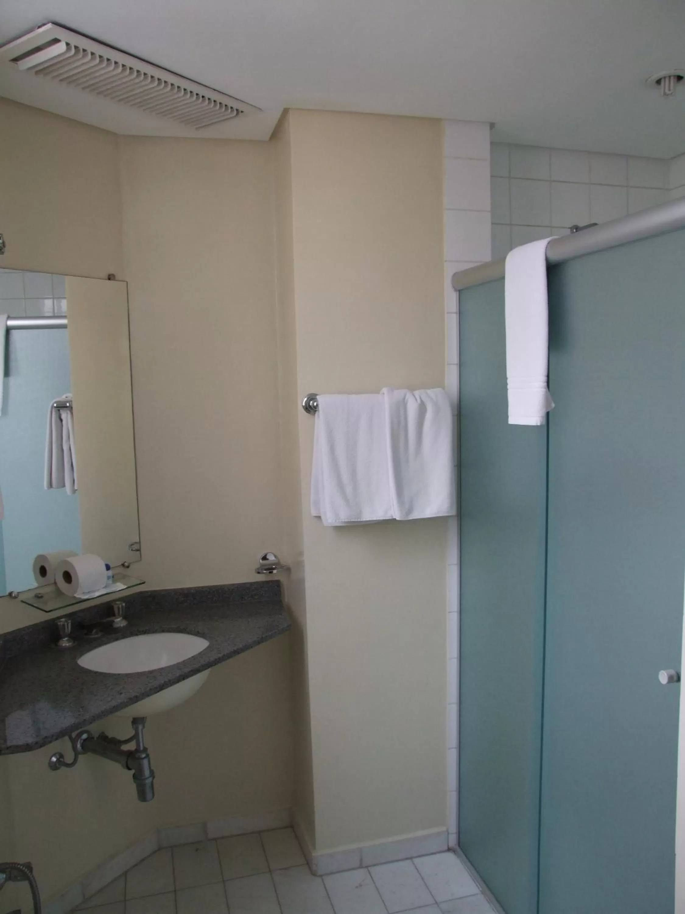 Bathroom in Rede Andrade Guaíra