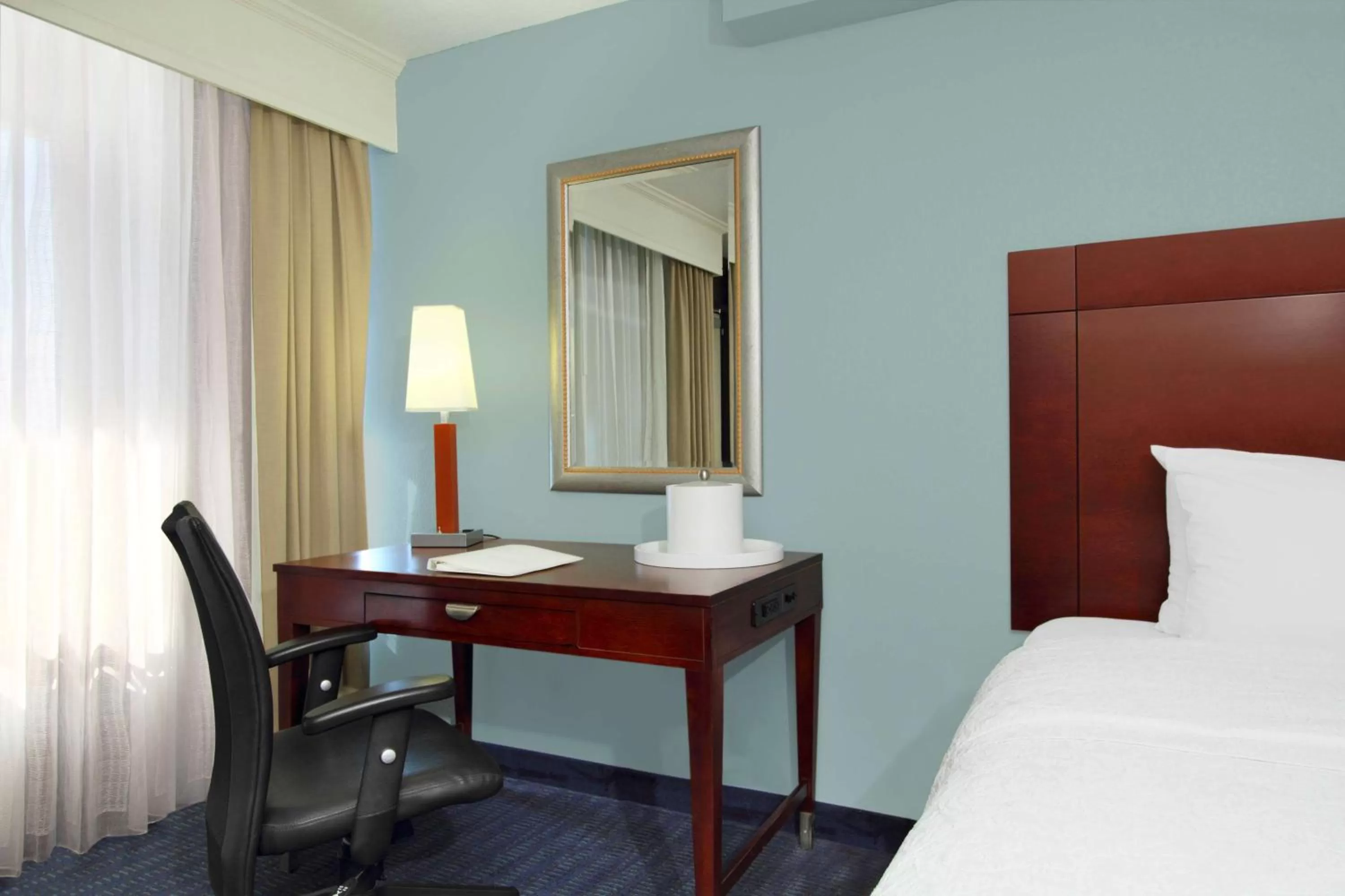  Queen Room with Two Queen Beds with Roll-In Shower - Disability Access in Hampton Inn Cocoa Beach