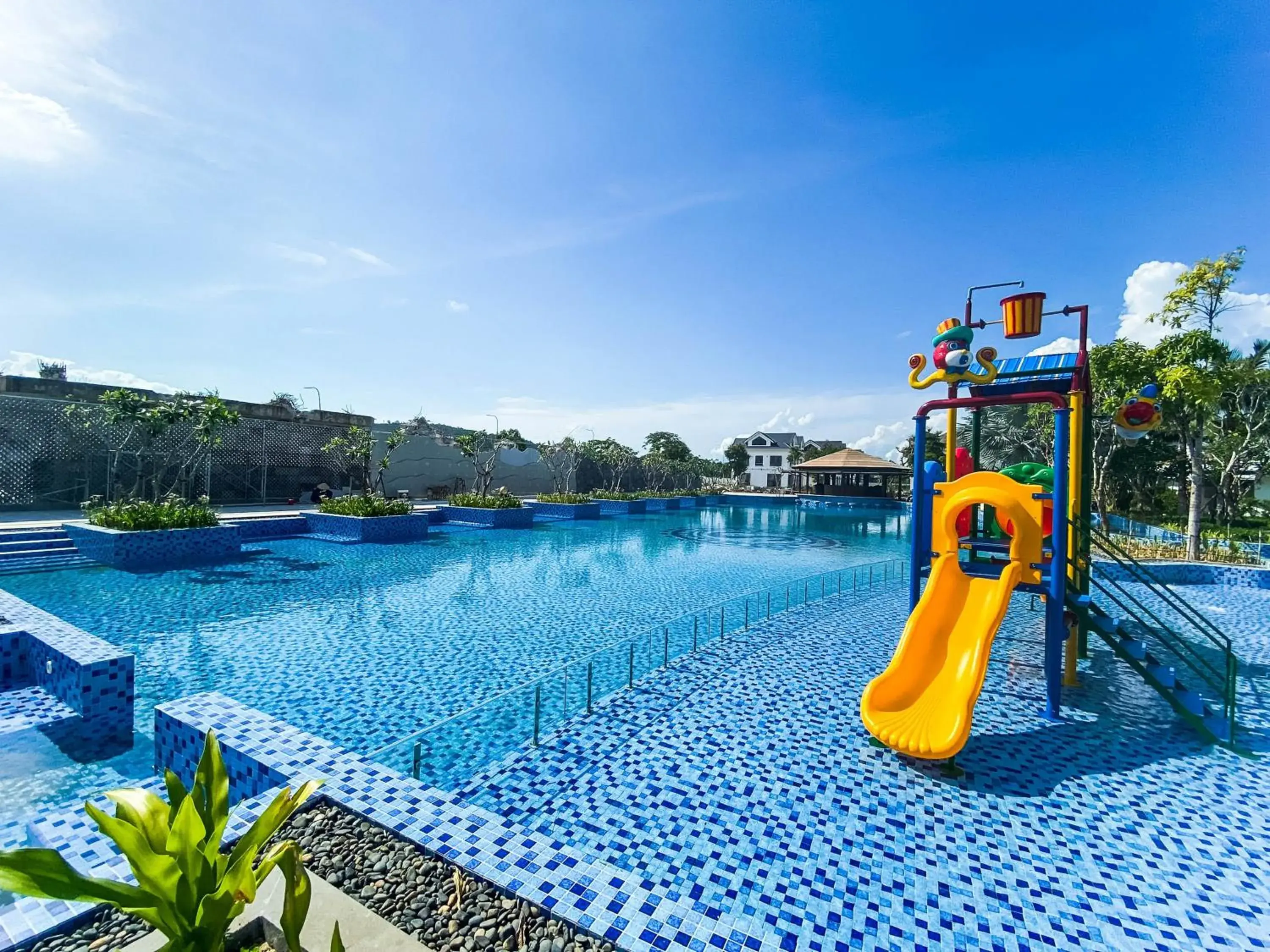 Swimming Pool in Sunset Sanato Resort & Villas