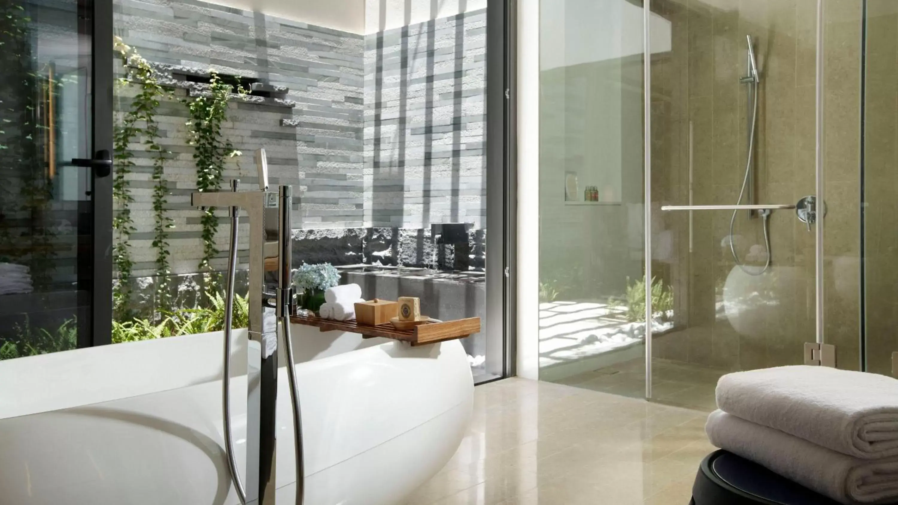 Bedroom, Bathroom in InterContinental Sanya Resort, an IHG Hotel