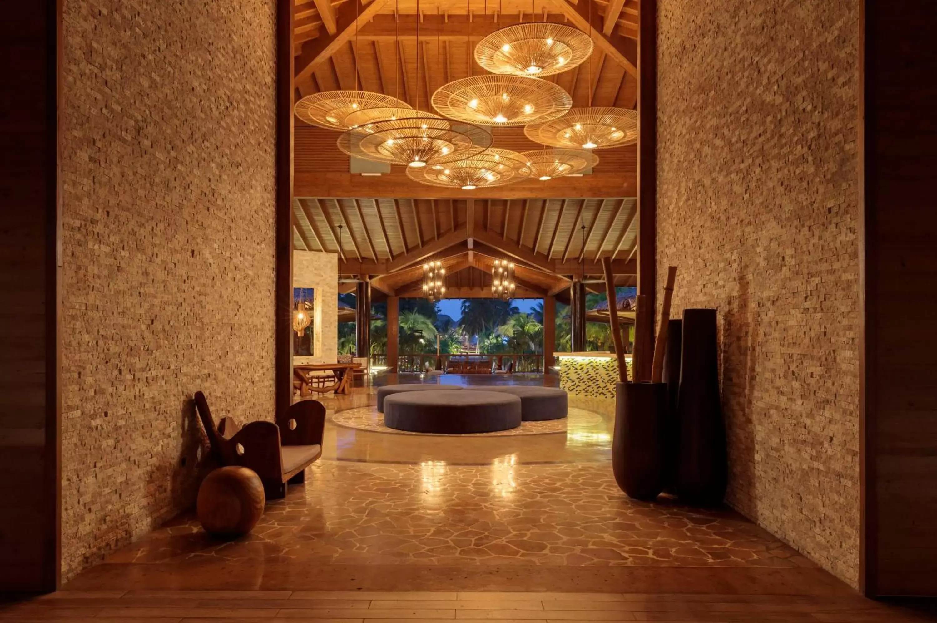 Restaurant/places to eat, Lobby/Reception in Indura Beach & Golf Resort Curio Collection By Hilton