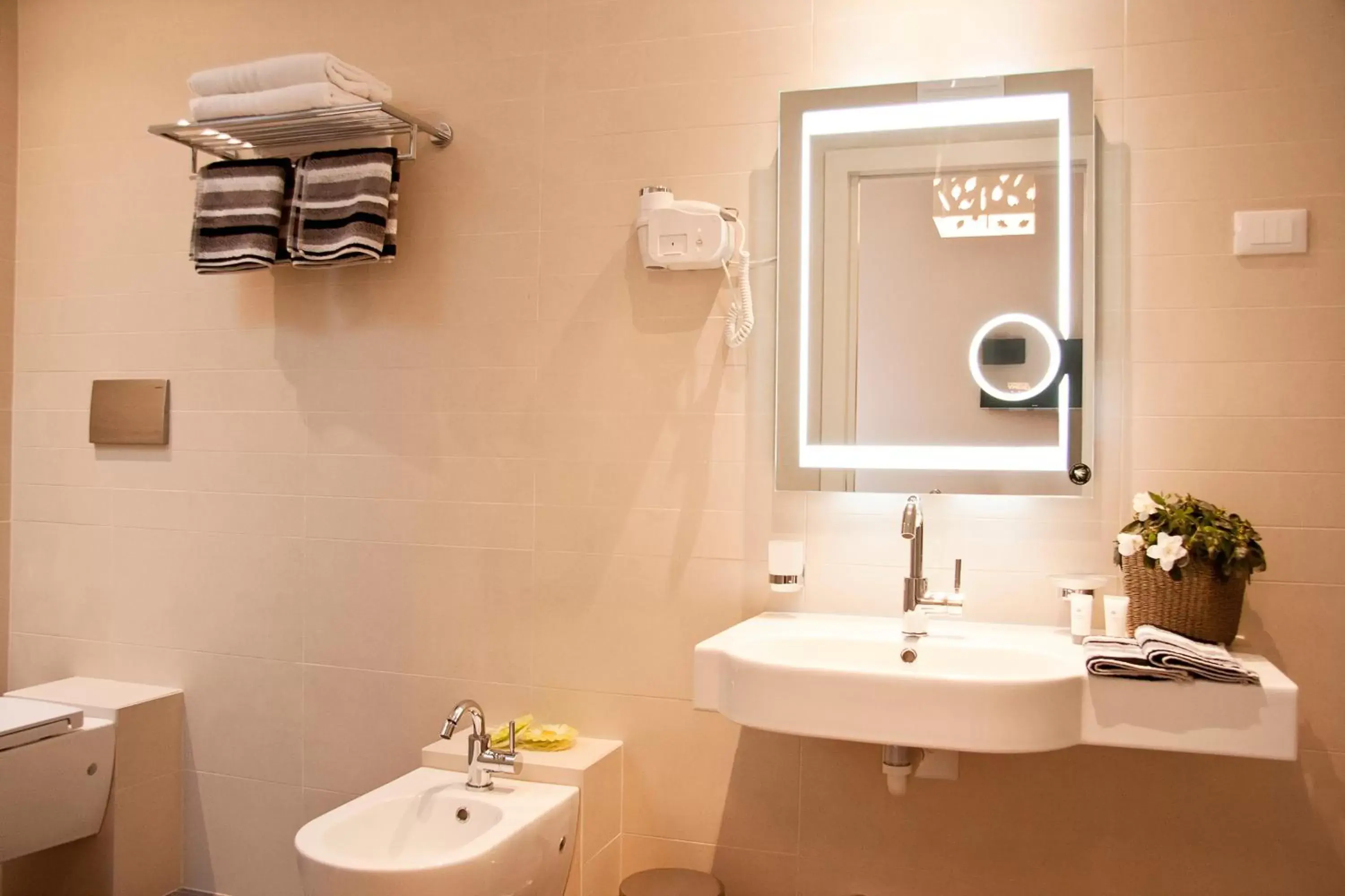 Bathroom in La Castellana Loft Hotel