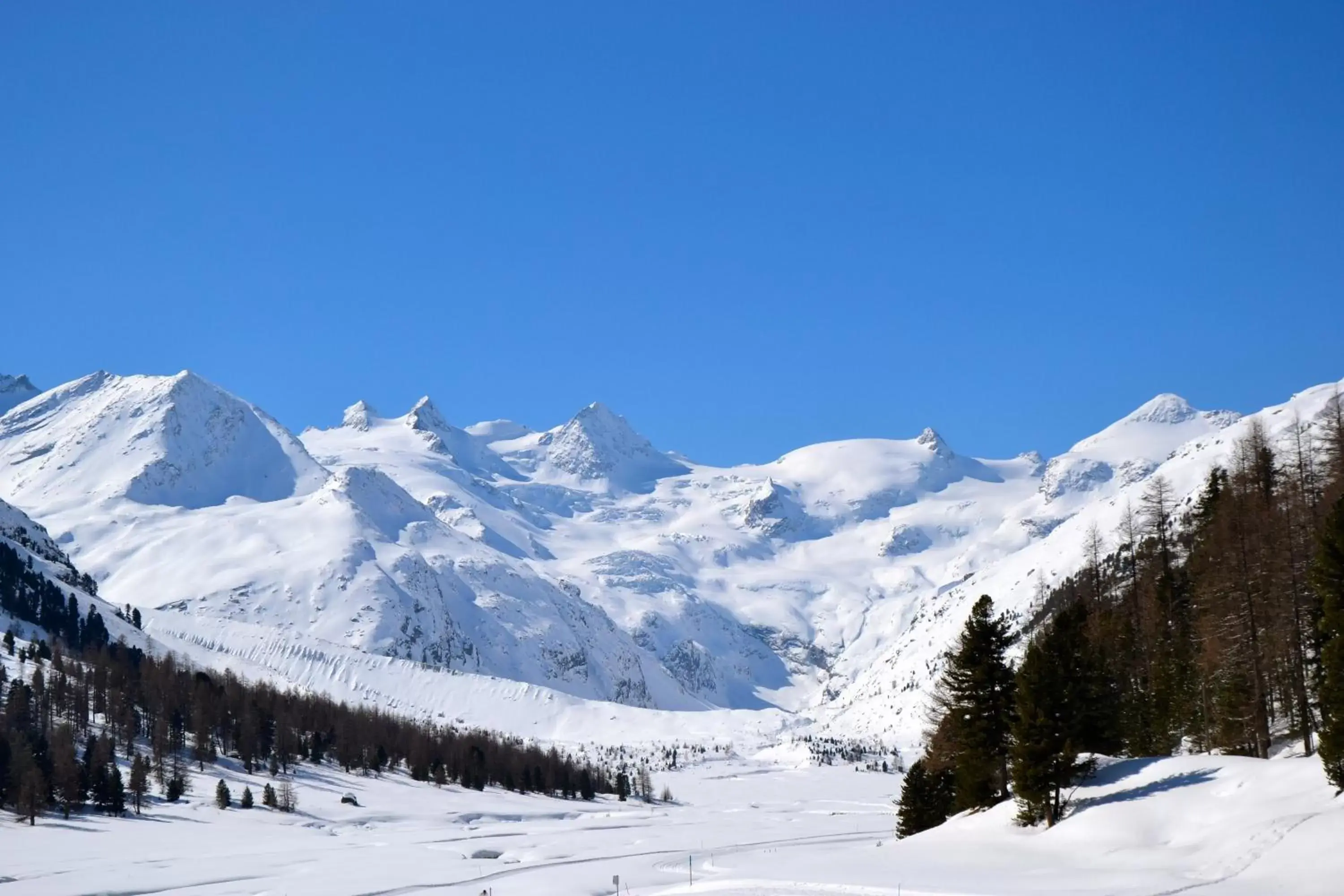 Mountain view, Winter in Hotel Roseg-Gletscher
