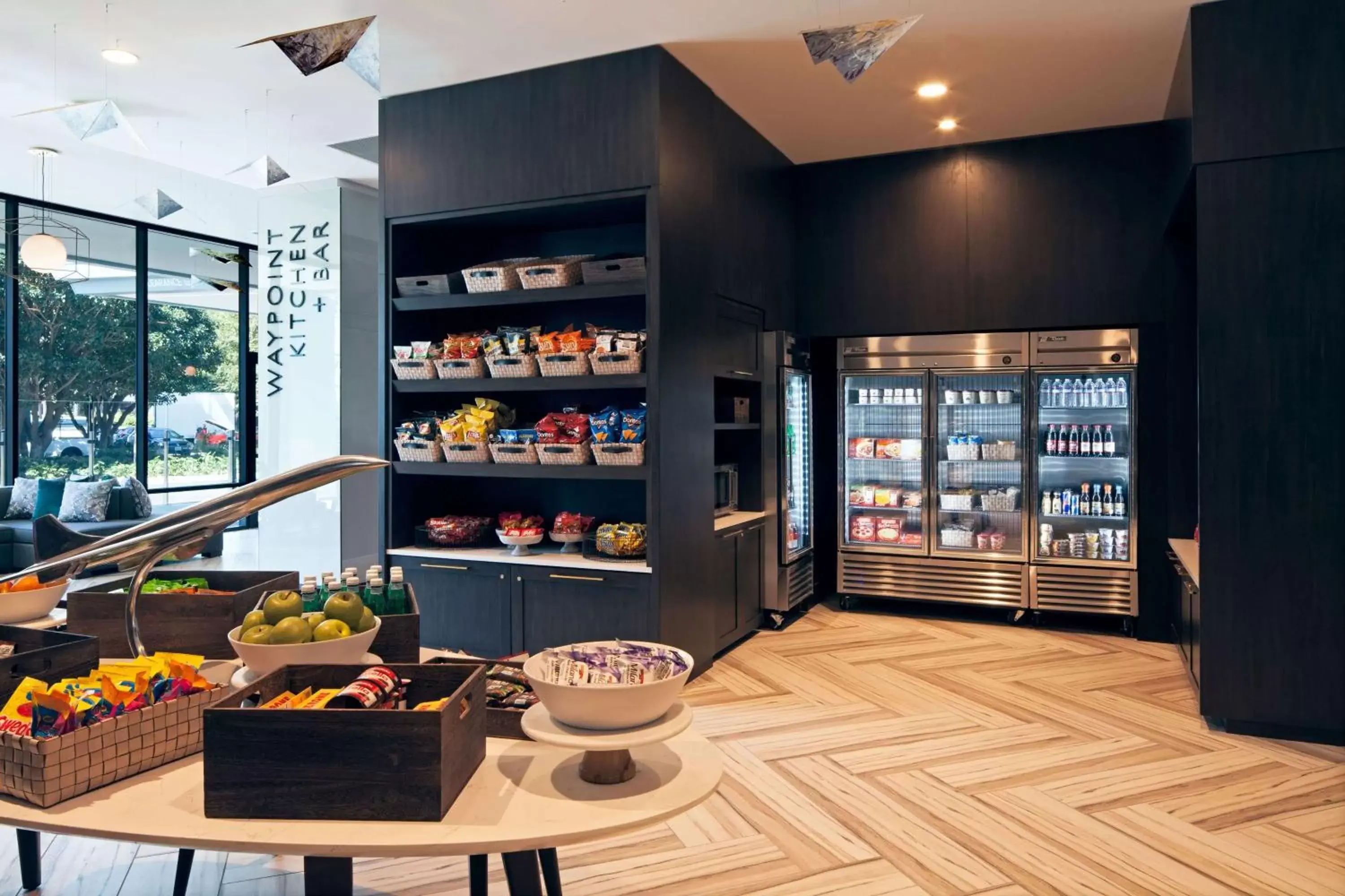 Restaurant/places to eat, Supermarket/Shops in H Hotel Los Angeles, Curio Collection By Hilton