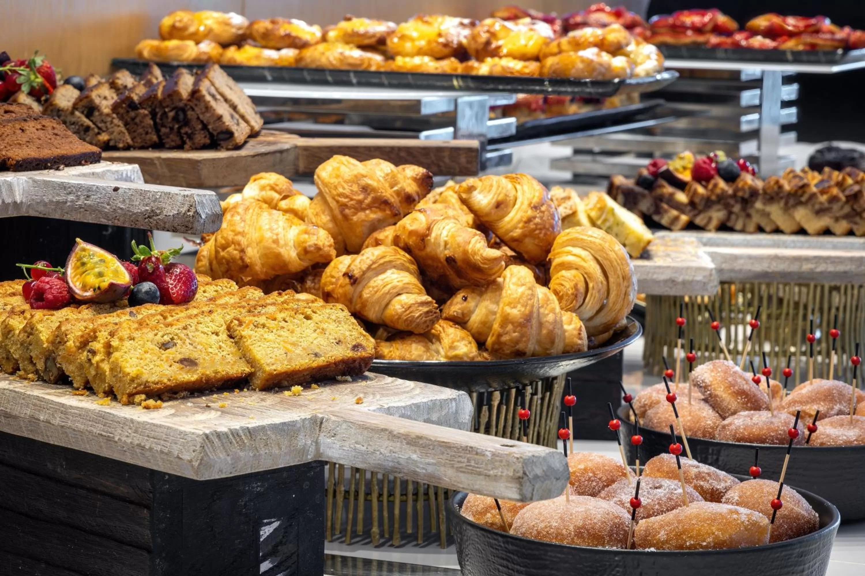 Restaurant/places to eat in Parklane, a Luxury Collection Resort & Spa, Limassol