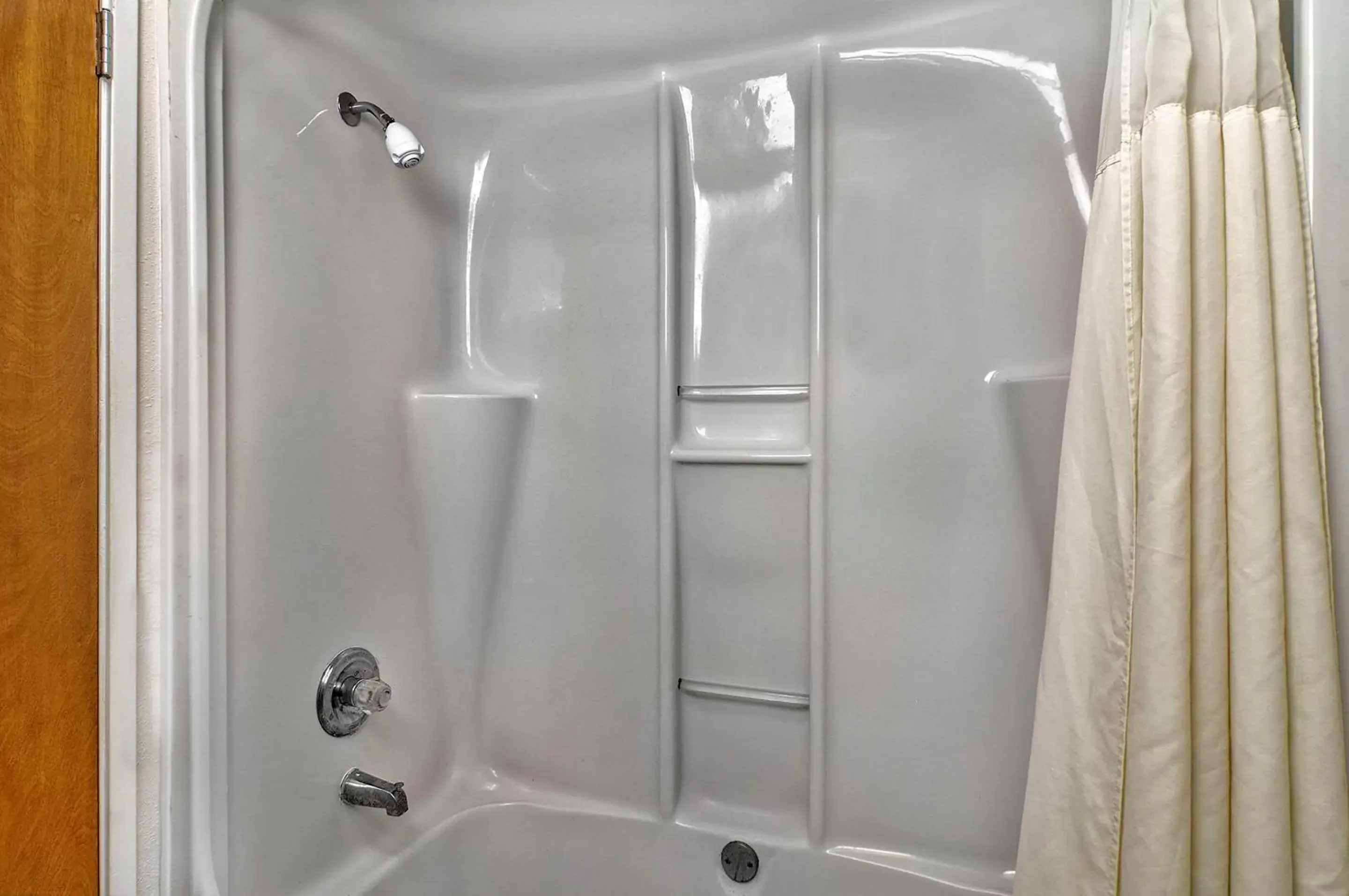 Bedroom in Quality Inn & Suites South San Jose - Morgan Hill Bedroom in Quality Inn & Suites South San Jose - Morgan Hill