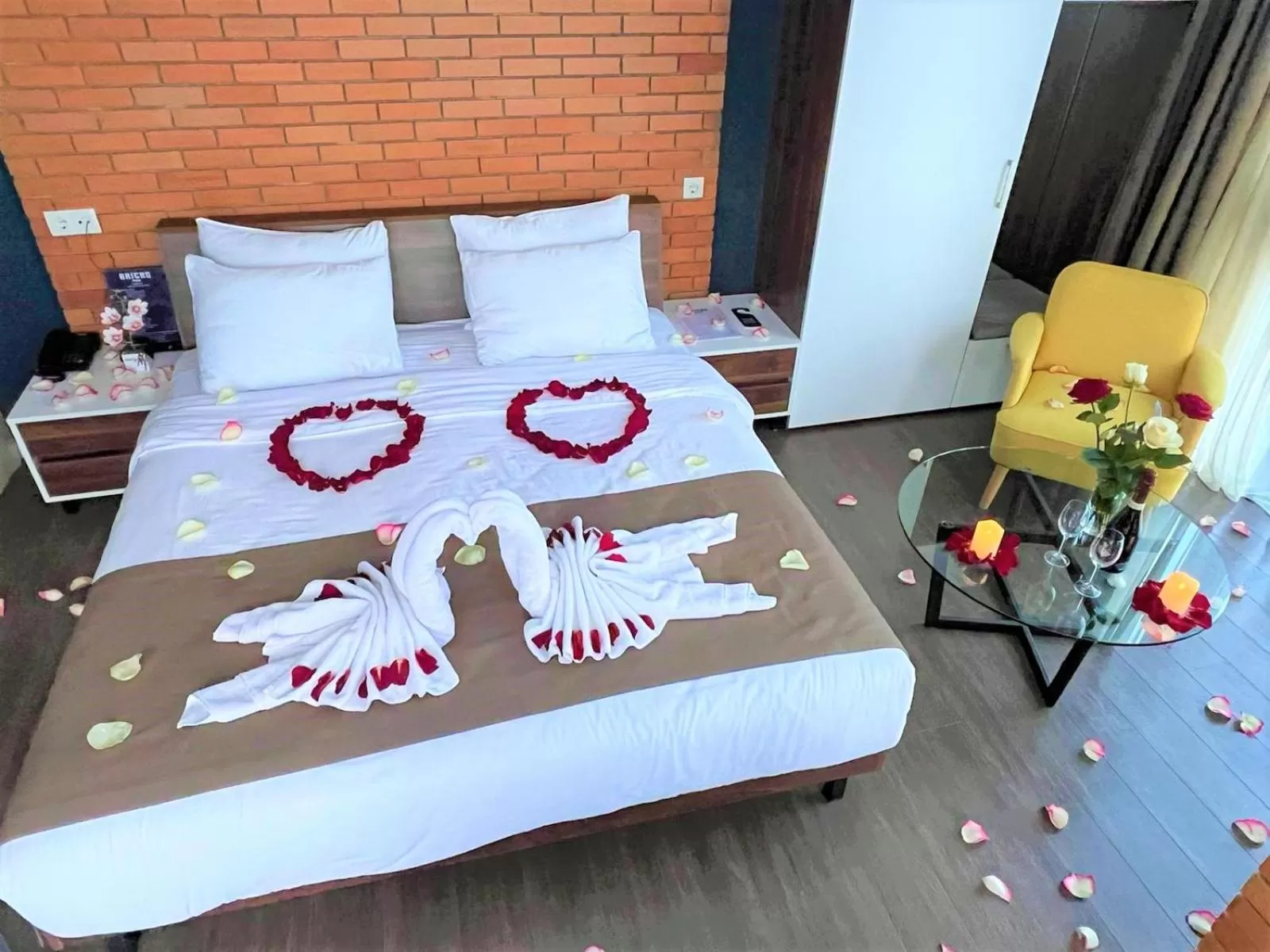 Bedroom, Bed in Bricks Hotel