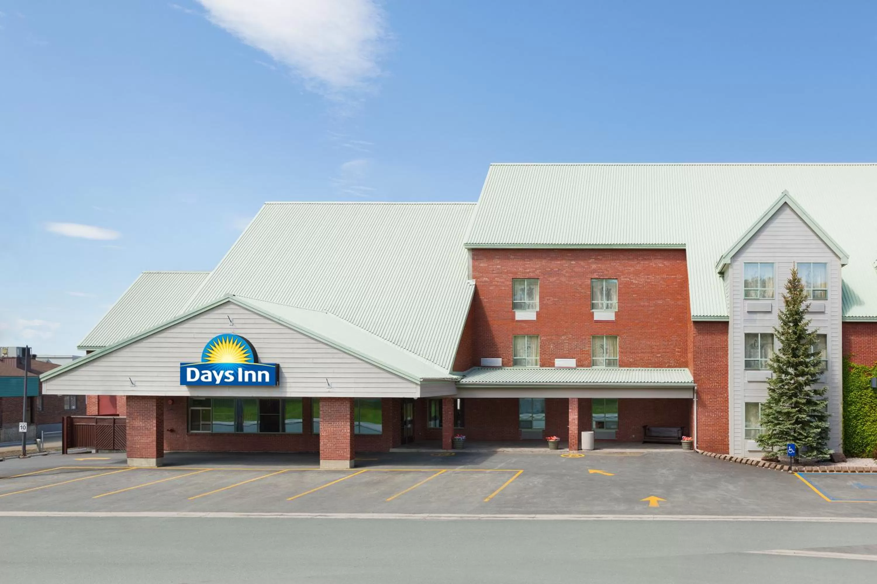 Facade/entrance in Days Inn by Wyndham Dalhousie