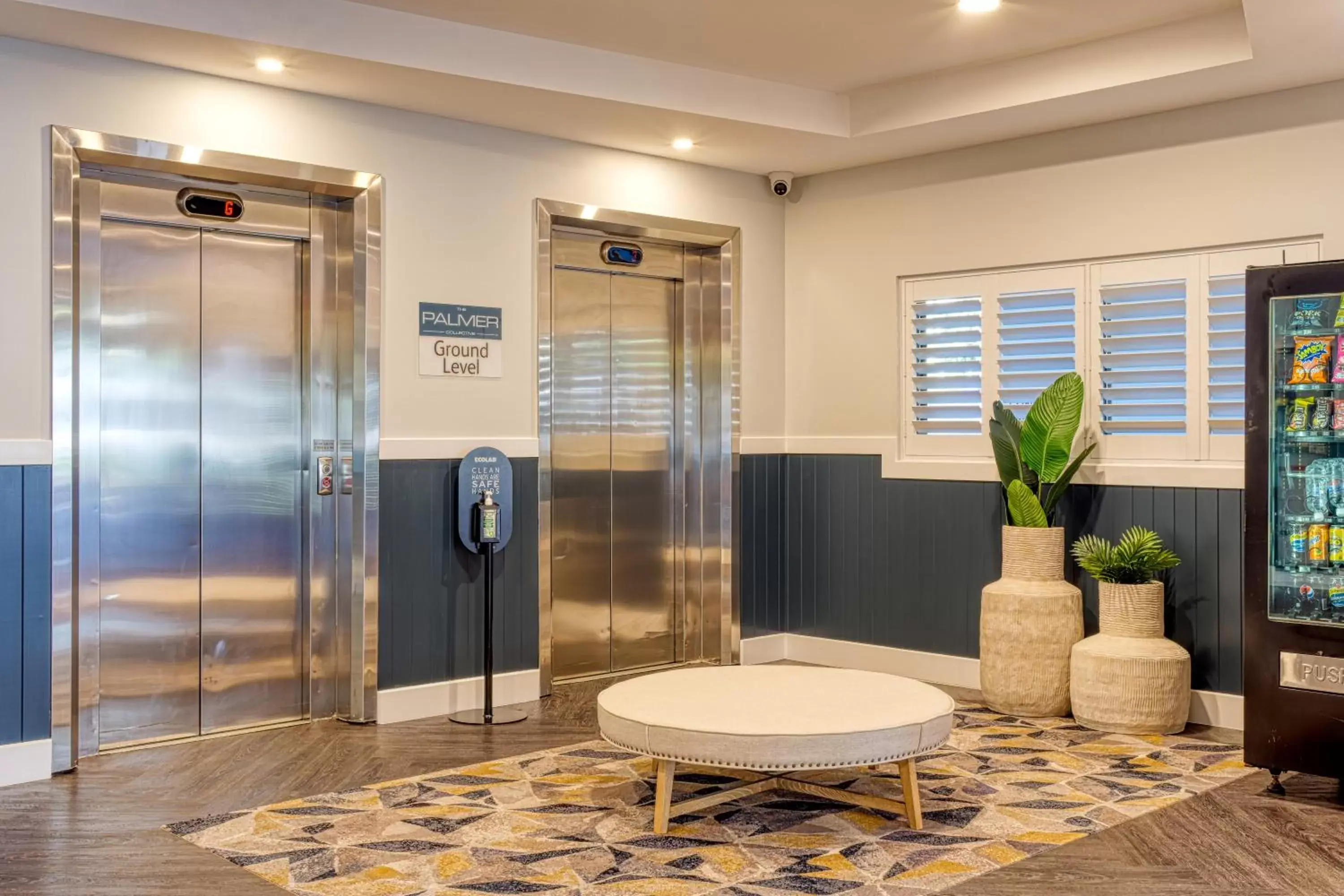 Lobby or reception, Bathroom in The Palmer Collective