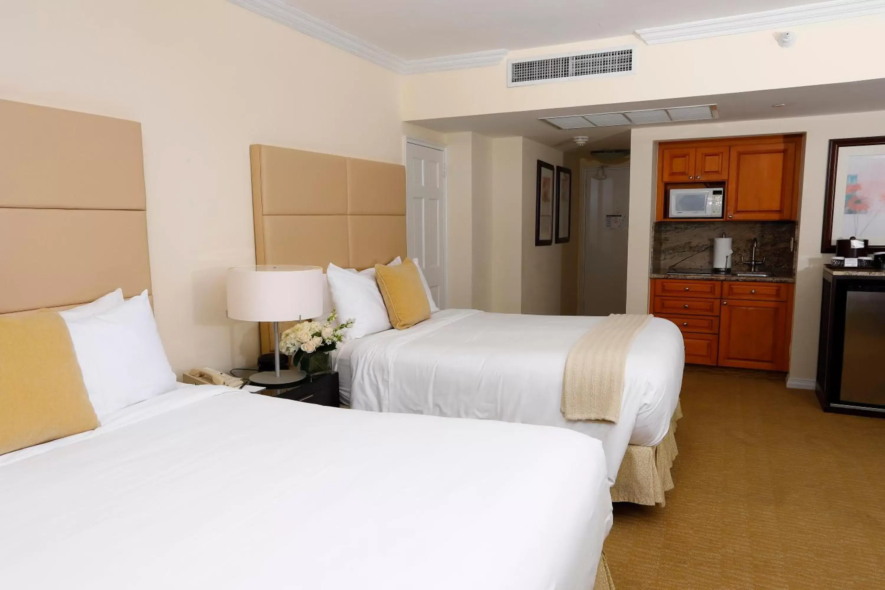 Photo of the whole room, Bed in Sea View Hotel Photo of the whole room, Bed in Sea View Hotel