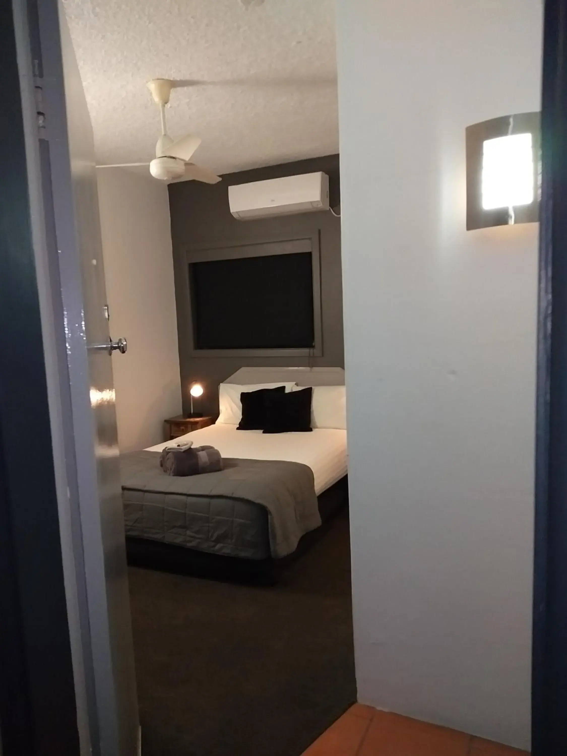 Bedroom, Bed in Inverell Motel