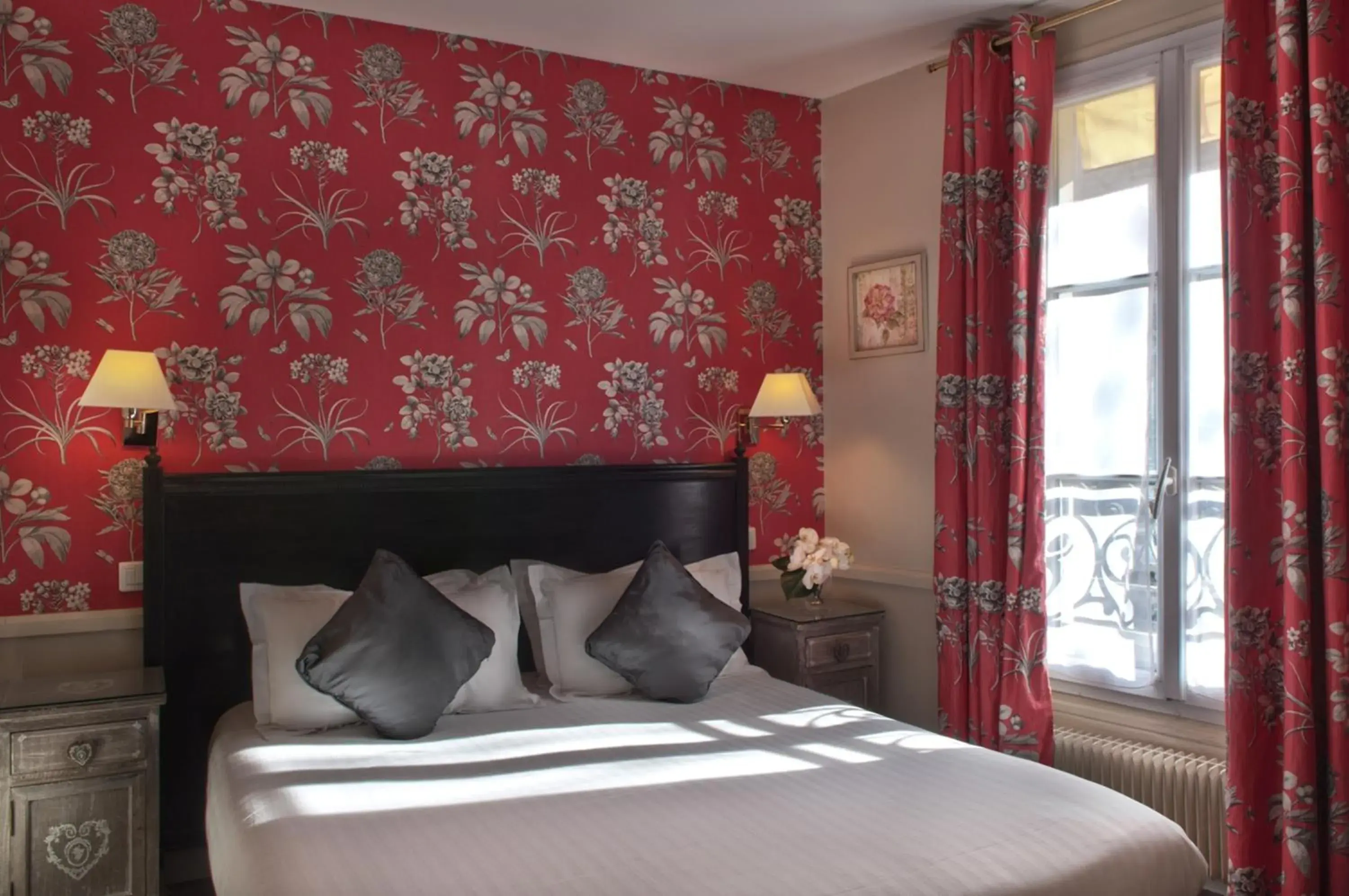 Bedroom, Bed in Hotel De La Motte Picquet