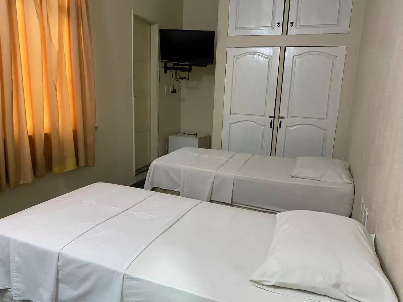 Photo of the whole room, Bed in Central Hotel Manaus