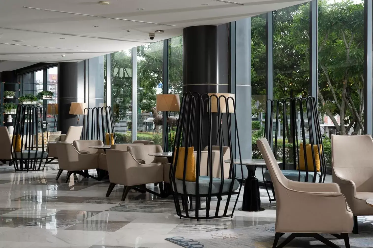 Lounge or bar, Restaurant/Places to Eat in Holiday Inn & Suites Rayong City Centre, an IHG Hotel