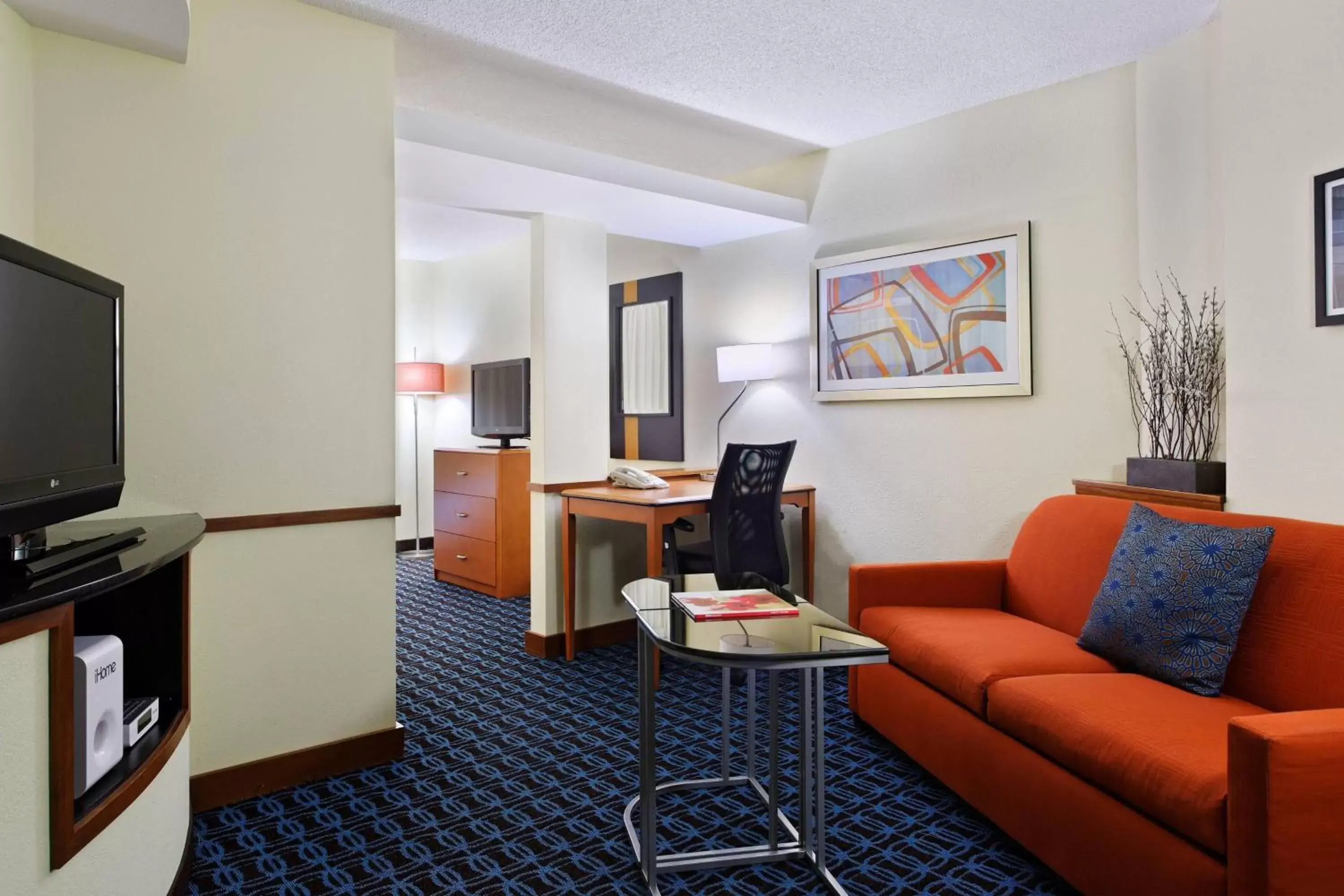 Living room, Seating Area in Fairfield Inn & Suites Charlotte Arrowood