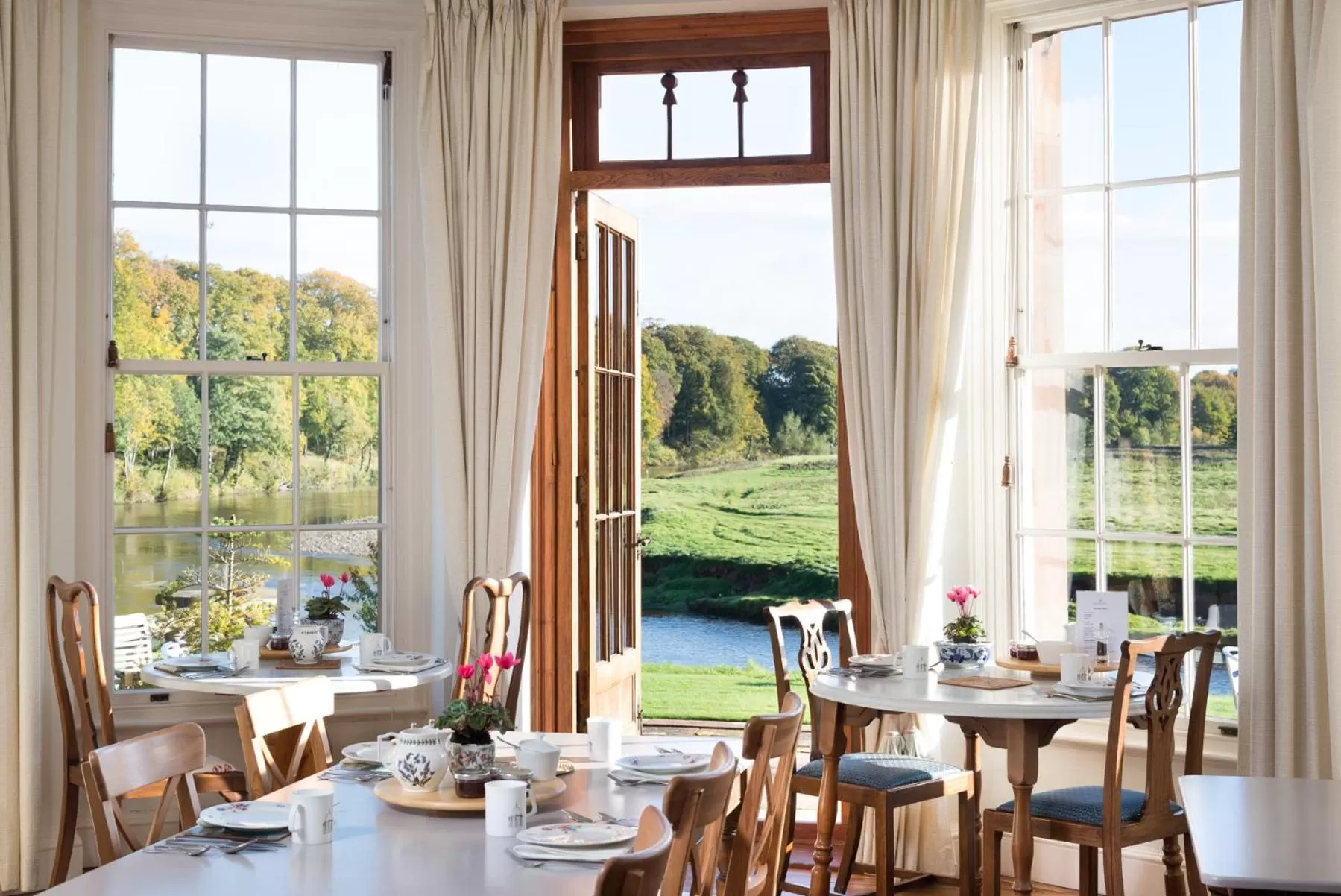 Restaurant/places to eat in Warwick Hall