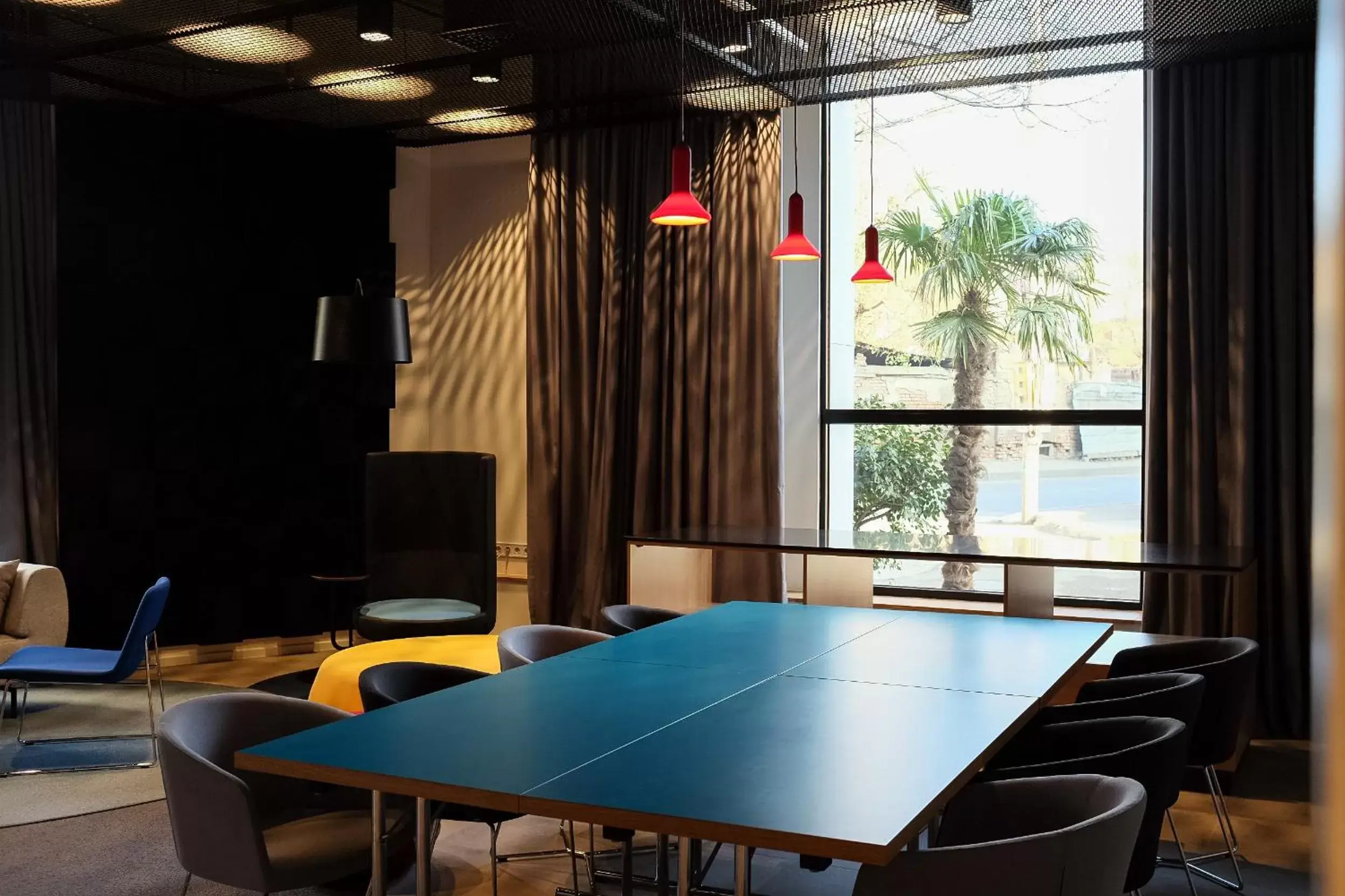 Lounge or bar, Table Tennis in Holiday Inn Express Tbilisi Avlabari, an IHG Hotel