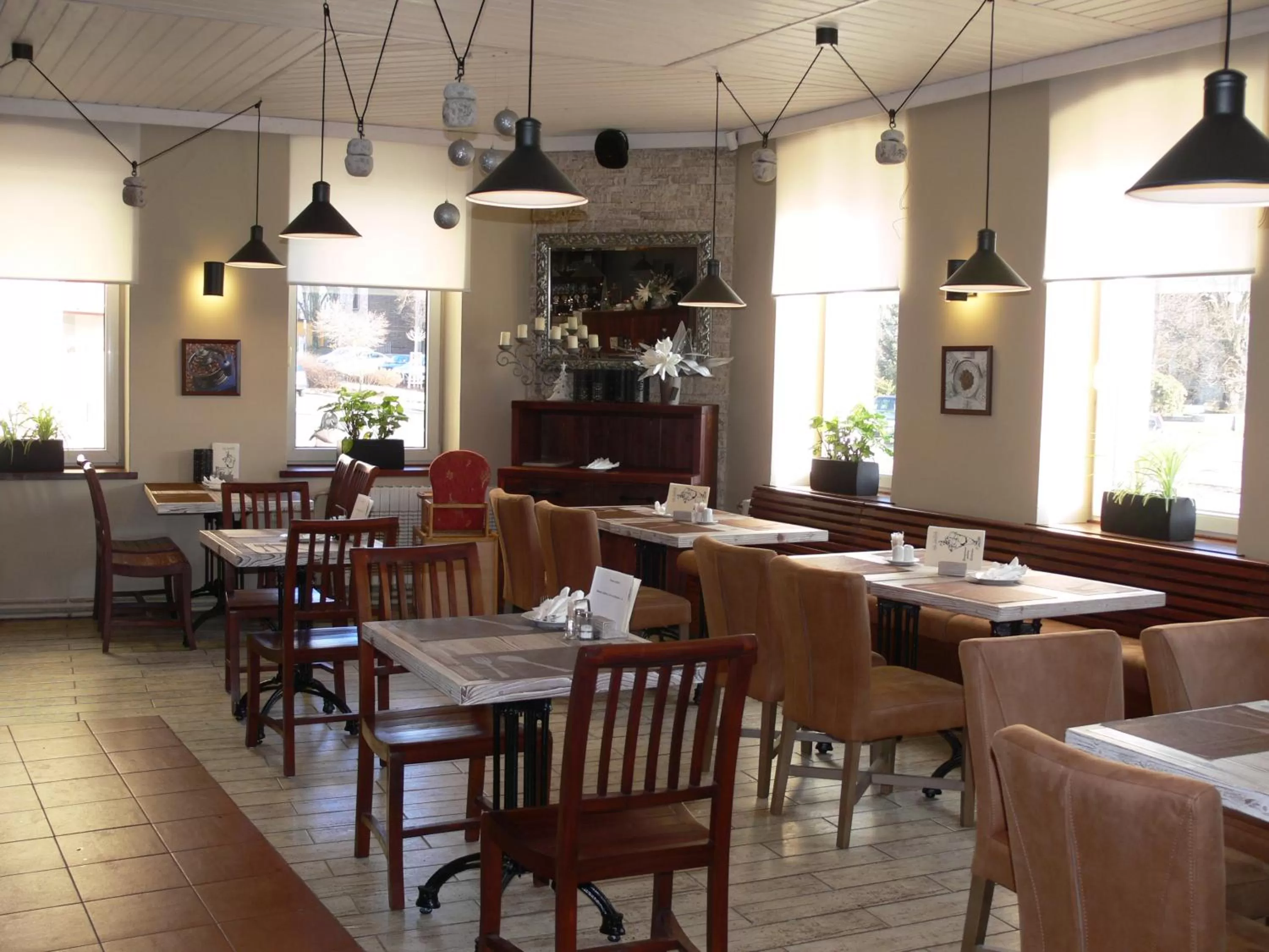 Restaurant/places to eat in Hotel Na Baste