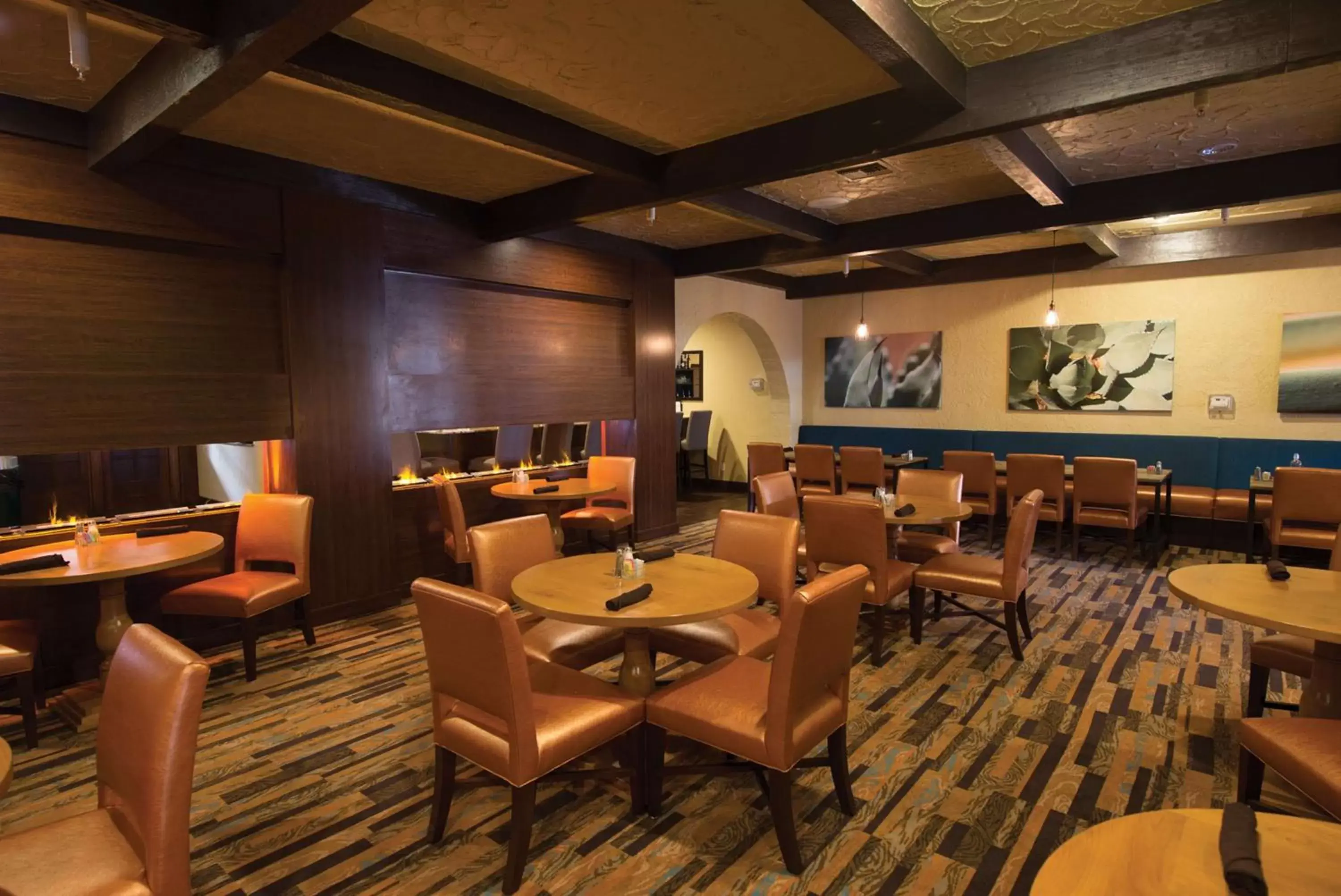 Dining area, Restaurant/Places to Eat in DoubleTree Suites by Hilton Tucson-Williams Center