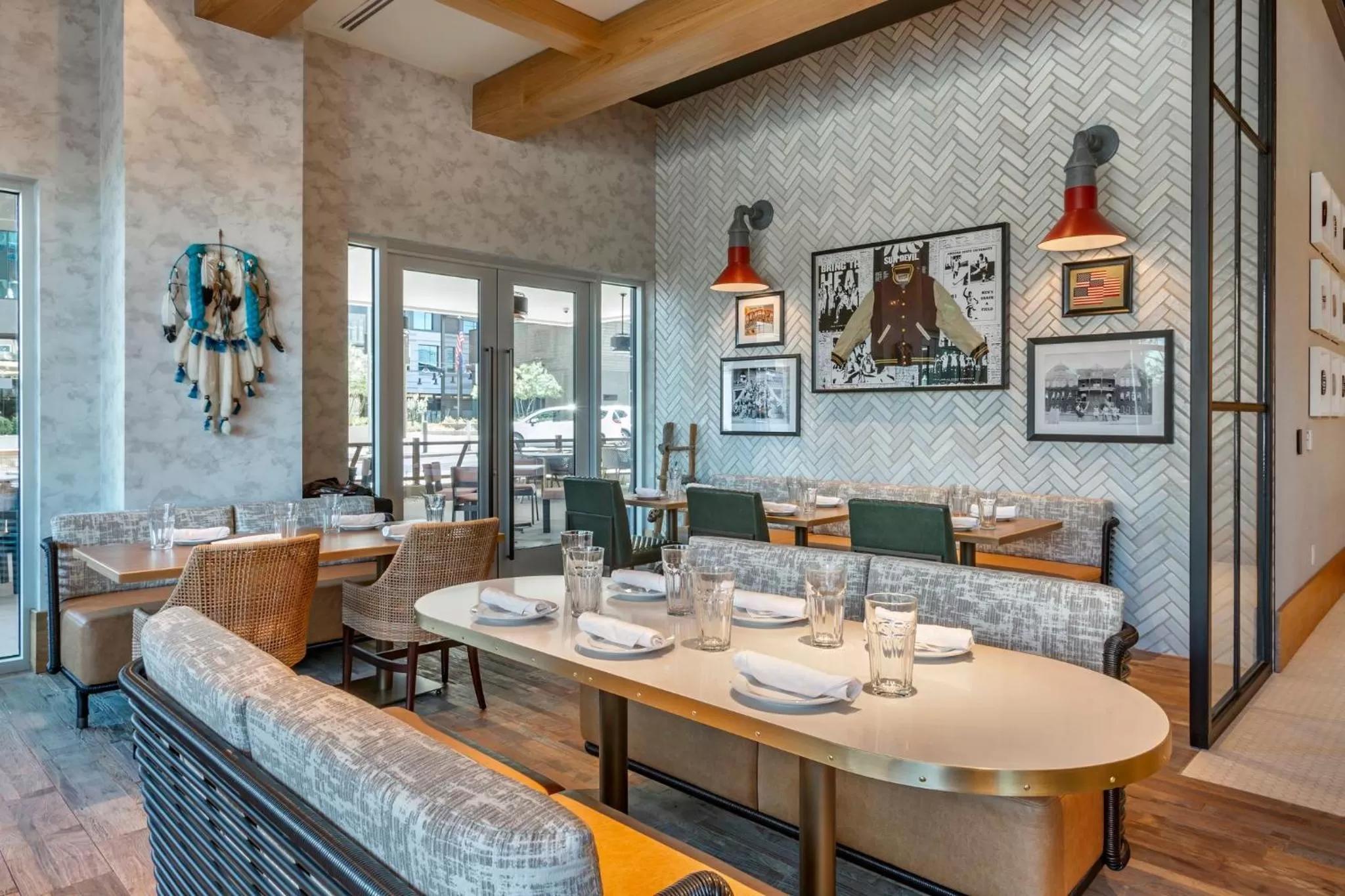 Restaurant/places to eat in Omni Tempe Hotel at ASU