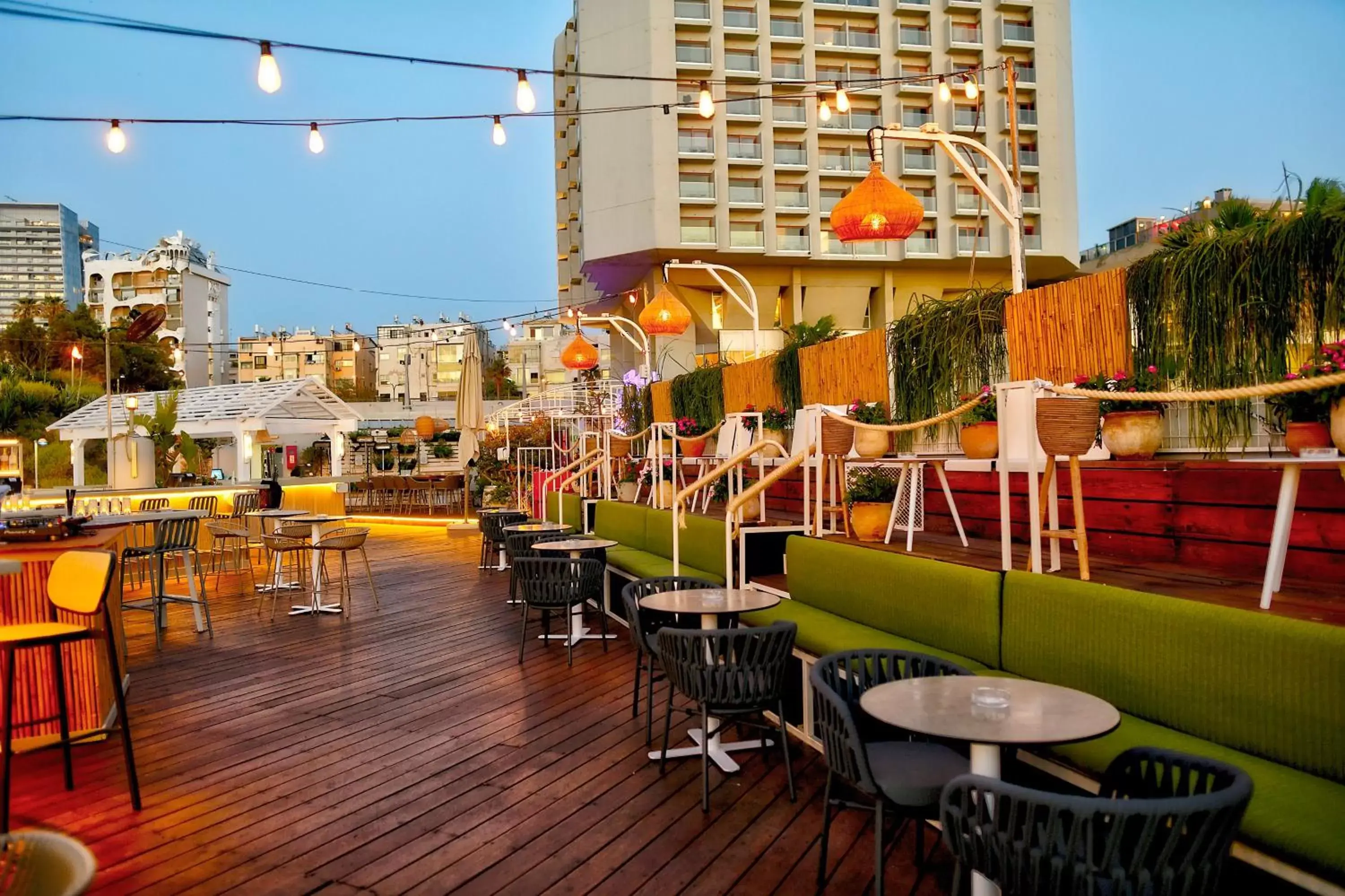 Carlton Tel Aviv Hotel – Luxury on the Beach